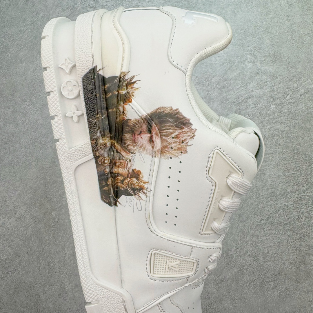 图片[6]-Louis Vuitton Trainer lv时装走秀运动鞋 黑神话悟空 全网最全配色更新最快 最成熟的做工稳定的品控 完美鞋型超高的清洁度 零毛边线头瑕疵 全套原楦原纸版原鞋开模 全网最具灵魂的版型 正确原装黄色鞋盒 正确中底印花 鞋面印花3D高频深度立体 全鞋电脑针车 紧密相连 针距密度一致 环保乳胶注塑鞋垫 厚度脚感还原原版 皮面裁剪部位 统一油边封口工艺 原装橡胶大底含胶量大底组合零偏差 专柜全套包装 防尘袋 说明书 质保卡 男女鞋 尺码：35 36 37 38 39 40 41 42 43 44 45-选品中心