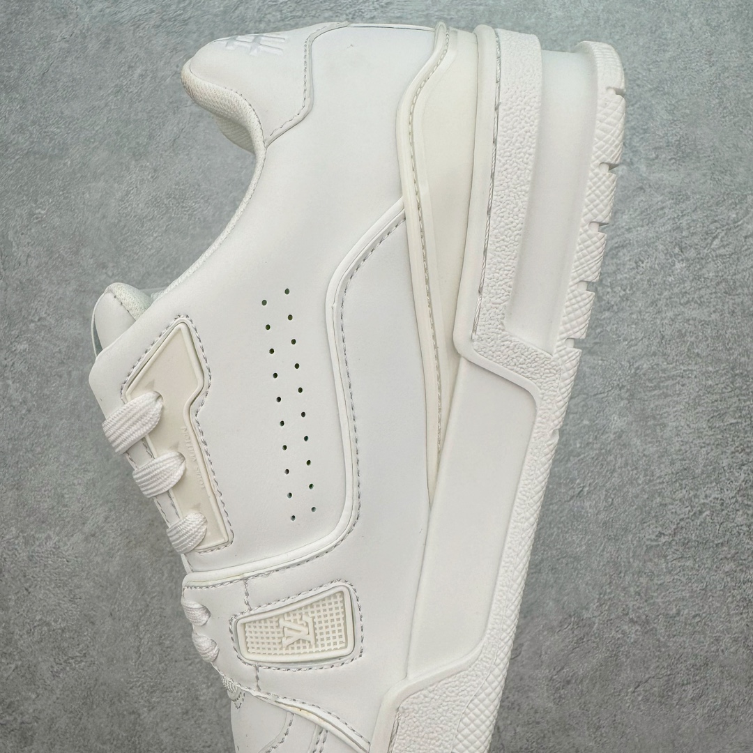 图片[7]-Louis Vuitton Trainer lv时装走秀运动鞋 黑神话悟空 全网最全配色更新最快 最成熟的做工稳定的品控 完美鞋型超高的清洁度 零毛边线头瑕疵 全套原楦原纸版原鞋开模 全网最具灵魂的版型 正确原装黄色鞋盒 正确中底印花 鞋面印花3D高频深度立体 全鞋电脑针车 紧密相连 针距密度一致 环保乳胶注塑鞋垫 厚度脚感还原原版 皮面裁剪部位 统一油边封口工艺 原装橡胶大底含胶量大底组合零偏差 专柜全套包装 防尘袋 说明书 质保卡 男女鞋 尺码：35 36 37 38 39 40 41 42 43 44 45-选品中心