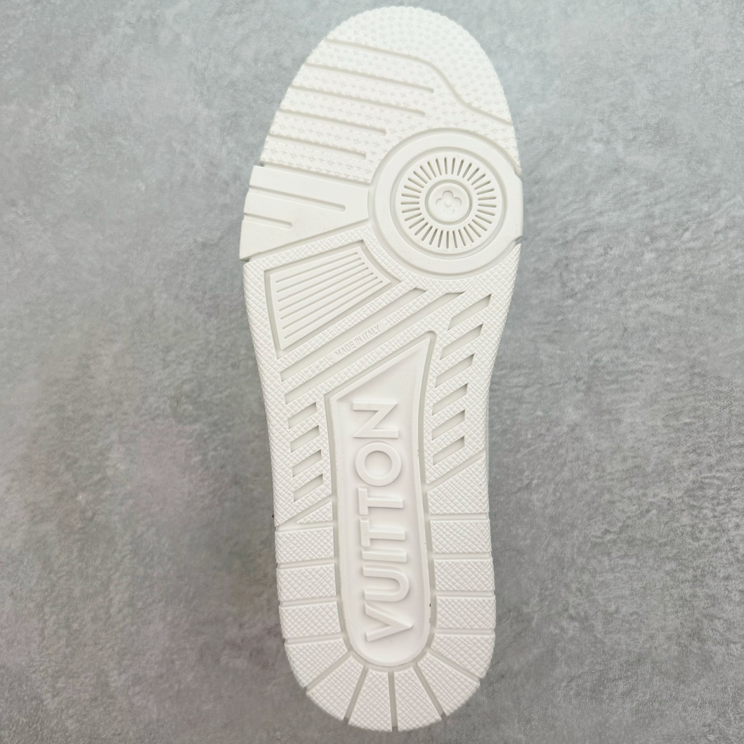 图片[9]-Louis Vuitton Trainer lv时装走秀运动鞋 黑神话悟空 全网最全配色更新最快 最成熟的做工稳定的品控 完美鞋型超高的清洁度 零毛边线头瑕疵 全套原楦原纸版原鞋开模 全网最具灵魂的版型 正确原装黄色鞋盒 正确中底印花 鞋面印花3D高频深度立体 全鞋电脑针车 紧密相连 针距密度一致 环保乳胶注塑鞋垫 厚度脚感还原原版 皮面裁剪部位 统一油边封口工艺 原装橡胶大底含胶量大底组合零偏差 专柜全套包装 防尘袋 说明书 质保卡 男女鞋 尺码：35 36 37 38 39 40 41 42 43 44 45-选品中心