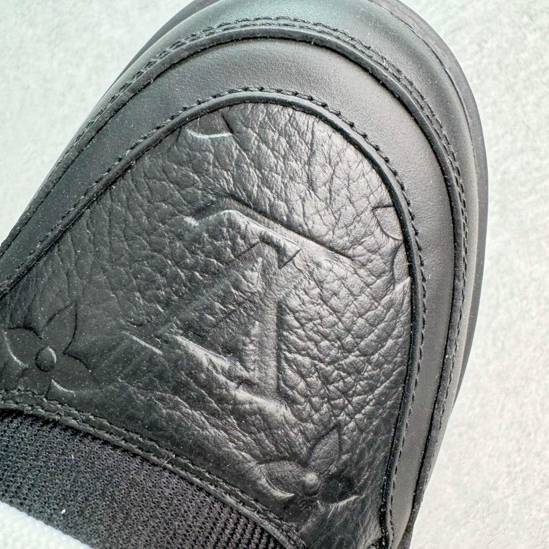 图片[13]-＃FS顶级特价 Louis Vuitton Trainer lv时装走秀运动鞋 实力大厂出品 平台专供 成熟的做工稳定的品控 完美鞋型超高的清洁度 零毛边线头瑕疵 全套原楦原纸版原鞋开模 全网最具灵魂的版型 正确原装黄色鞋盒 正确中底印花 鞋面印花3D高频深度立体 全鞋电脑针车 紧密相连 针距密度一致 环保乳胶注塑鞋垫 厚度脚感还原原版 皮面裁剪部位 统一油边封口工艺 原装橡胶大底含胶量大底组合零偏差 专柜全套包装 防尘袋 说明书 质保卡 男女鞋 尺码：35 36 37 38 39 40 41 42 43 44 45-选品中心