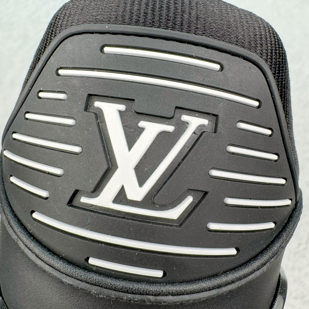 图片[11]-＃FS顶级特价 Louis Vuitton Trainer lv时装走秀运动鞋 实力大厂出品 平台专供 成熟的做工稳定的品控 完美鞋型超高的清洁度 零毛边线头瑕疵 全套原楦原纸版原鞋开模 全网最具灵魂的版型 正确原装黄色鞋盒 正确中底印花 鞋面印花3D高频深度立体 全鞋电脑针车 紧密相连 针距密度一致 环保乳胶注塑鞋垫 厚度脚感还原原版 皮面裁剪部位 统一油边封口工艺 原装橡胶大底含胶量大底组合零偏差 专柜全套包装 防尘袋 说明书 质保卡 男女鞋 尺码：35 36 37 38 39 40 41 42 43 44 45-选品中心