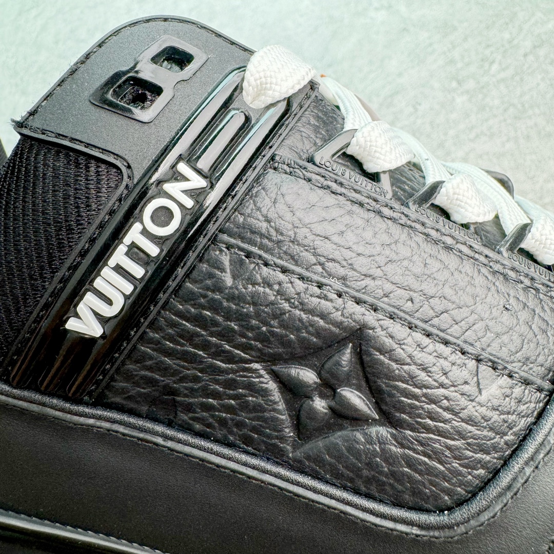 图片[15]-＃FS顶级特价 Louis Vuitton Trainer lv时装走秀运动鞋 实力大厂出品 平台专供 成熟的做工稳定的品控 完美鞋型超高的清洁度 零毛边线头瑕疵 全套原楦原纸版原鞋开模 全网最具灵魂的版型 正确原装黄色鞋盒 正确中底印花 鞋面印花3D高频深度立体 全鞋电脑针车 紧密相连 针距密度一致 环保乳胶注塑鞋垫 厚度脚感还原原版 皮面裁剪部位 统一油边封口工艺 原装橡胶大底含胶量大底组合零偏差 专柜全套包装 防尘袋 说明书 质保卡 男女鞋 尺码：35 36 37 38 39 40 41 42 43 44 45-选品中心