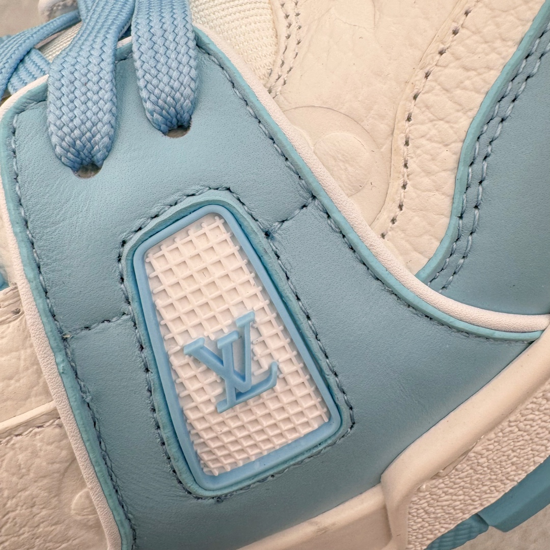 图片[14]-＃FS顶级特价 Louis Vuitton Trainer lv时装走秀运动鞋 实力大厂出品 平台专供 成熟的做工稳定的品控 完美鞋型超高的清洁度 零毛边线头瑕疵 全套原楦原纸版原鞋开模 全网最具灵魂的版型 正确原装黄色鞋盒 正确中底印花 鞋面印花3D高频深度立体 全鞋电脑针车 紧密相连 针距密度一致 环保乳胶注塑鞋垫 厚度脚感还原原版 皮面裁剪部位 统一油边封口工艺 原装橡胶大底含胶量大底组合零偏差 专柜全套包装 防尘袋 说明书 质保卡 男女鞋 尺码：35 36 37 38 39 40 41 42 43 44 45-选品中心