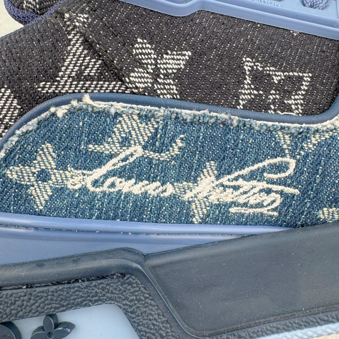 图片[14]-＃FS顶级特价 Louis Vuitton Trainer lv时装走秀运动鞋 实力大厂出品 平台专供 成熟的做工稳定的品控 完美鞋型超高的清洁度 零毛边线头瑕疵 全套原楦原纸版原鞋开模 全网最具灵魂的版型 正确原装黄色鞋盒 正确中底印花 鞋面印花3D高频深度立体 全鞋电脑针车 紧密相连 针距密度一致 环保乳胶注塑鞋垫 厚度脚感还原原版 皮面裁剪部位 统一油边封口工艺 原装橡胶大底含胶量大底组合零偏差 专柜全套包装 防尘袋 说明书 质保卡 男女鞋 尺码：35 36 37 38 39 40 41 42 43 44 45-选品中心