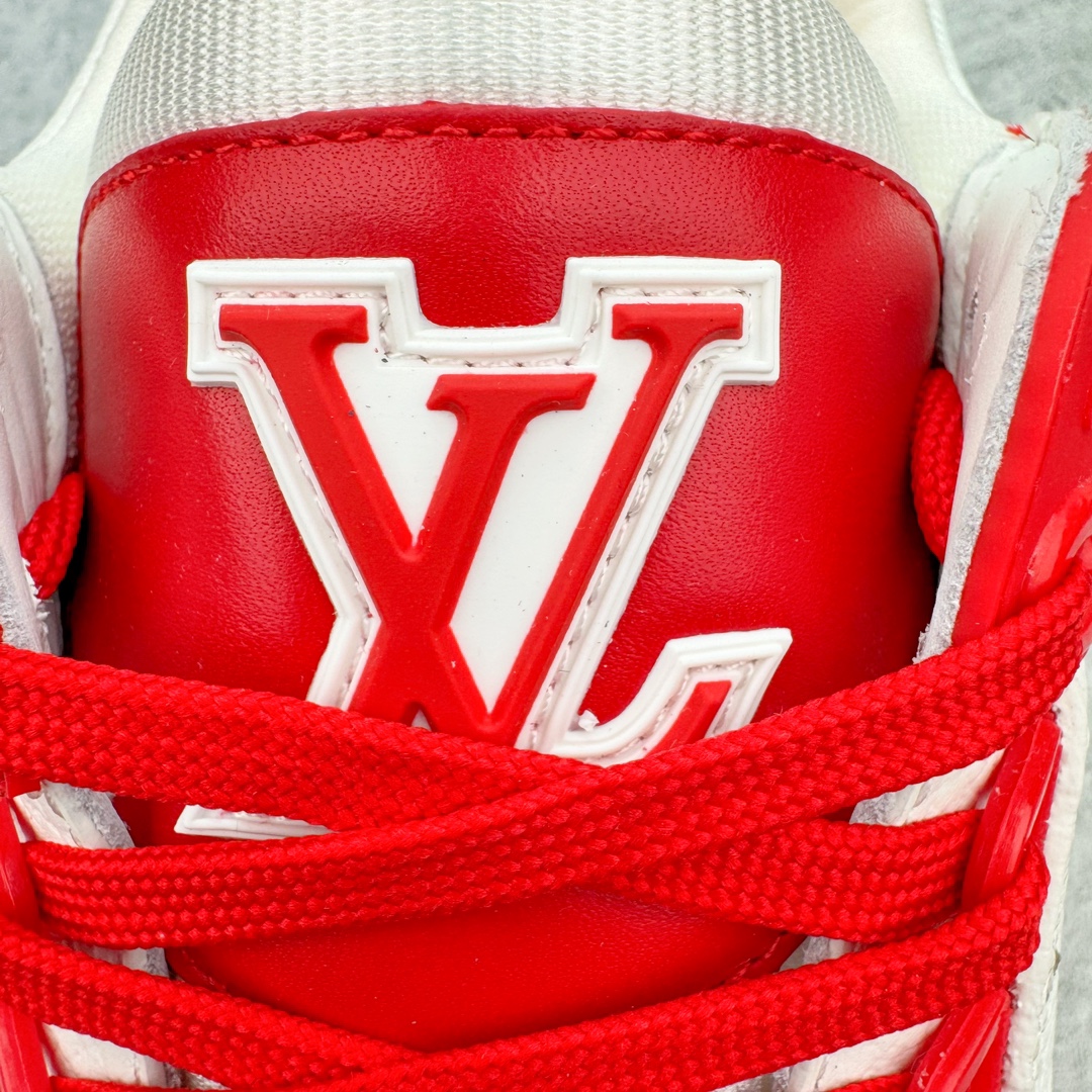 图片[10]-＃FS顶级特价 Louis Vuitton Trainer lv时装走秀运动鞋 实力大厂出品 平台专供 成熟的做工稳定的品控 完美鞋型超高的清洁度 零毛边线头瑕疵 全套原楦原纸版原鞋开模 全网最具灵魂的版型 正确原装黄色鞋盒 正确中底印花 鞋面印花3D高频深度立体 全鞋电脑针车 紧密相连 针距密度一致 环保乳胶注塑鞋垫 厚度脚感还原原版 皮面裁剪部位 统一油边封口工艺 原装橡胶大底含胶量大底组合零偏差 专柜全套包装 防尘袋 说明书 质保卡 男女鞋 尺码：35 36 37 38 39 40 41 42 43 44 45-选品中心