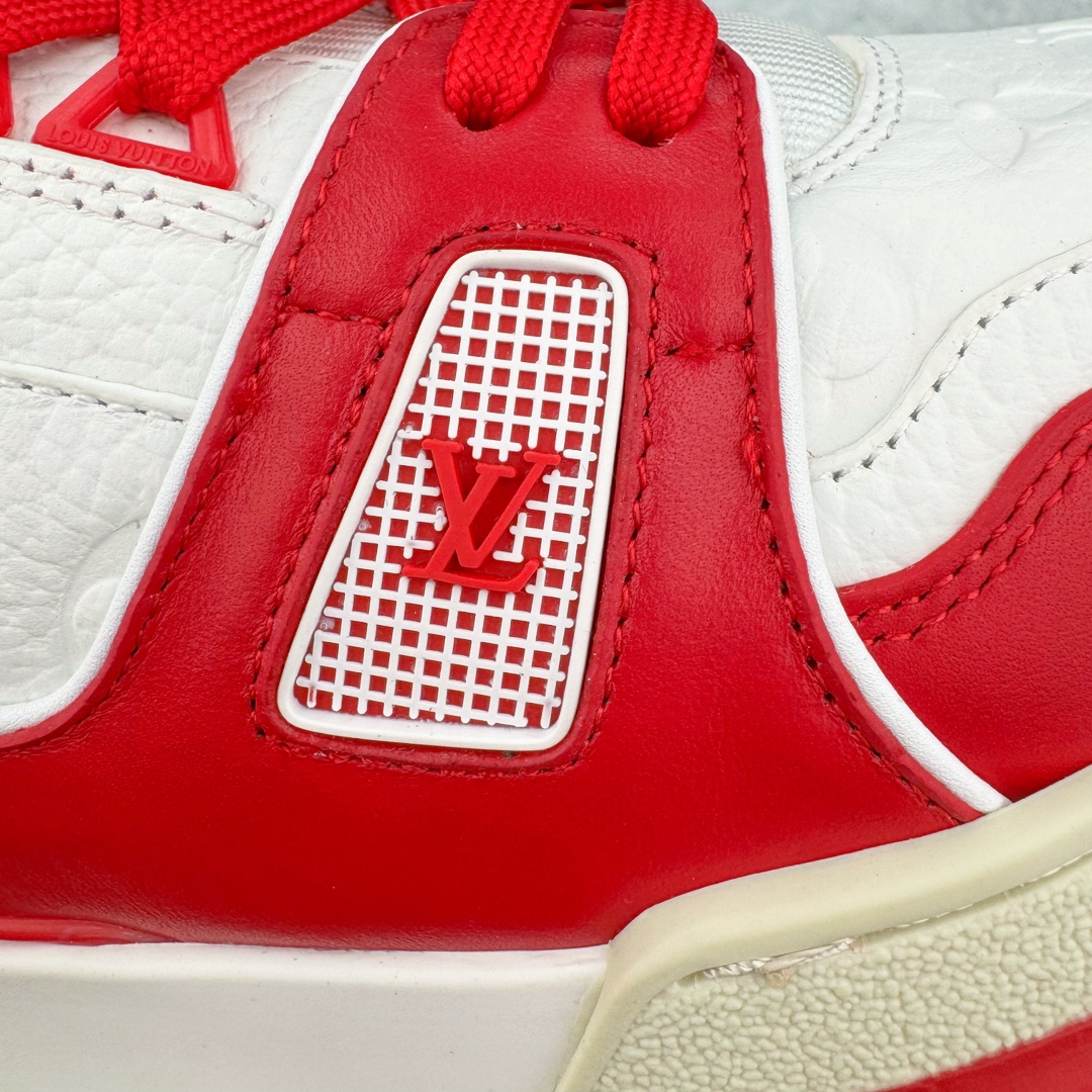 图片[15]-＃FS顶级特价 Louis Vuitton Trainer lv时装走秀运动鞋 实力大厂出品 平台专供 成熟的做工稳定的品控 完美鞋型超高的清洁度 零毛边线头瑕疵 全套原楦原纸版原鞋开模 全网最具灵魂的版型 正确原装黄色鞋盒 正确中底印花 鞋面印花3D高频深度立体 全鞋电脑针车 紧密相连 针距密度一致 环保乳胶注塑鞋垫 厚度脚感还原原版 皮面裁剪部位 统一油边封口工艺 原装橡胶大底含胶量大底组合零偏差 专柜全套包装 防尘袋 说明书 质保卡 男女鞋 尺码：35 36 37 38 39 40 41 42 43 44 45-选品中心