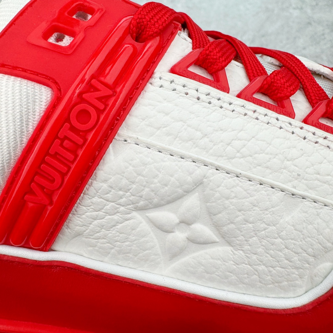 图片[14]-＃FS顶级特价 Louis Vuitton Trainer lv时装走秀运动鞋 实力大厂出品 平台专供 成熟的做工稳定的品控 完美鞋型超高的清洁度 零毛边线头瑕疵 全套原楦原纸版原鞋开模 全网最具灵魂的版型 正确原装黄色鞋盒 正确中底印花 鞋面印花3D高频深度立体 全鞋电脑针车 紧密相连 针距密度一致 环保乳胶注塑鞋垫 厚度脚感还原原版 皮面裁剪部位 统一油边封口工艺 原装橡胶大底含胶量大底组合零偏差 专柜全套包装 防尘袋 说明书 质保卡 男女鞋 尺码：35 36 37 38 39 40 41 42 43 44 45-选品中心