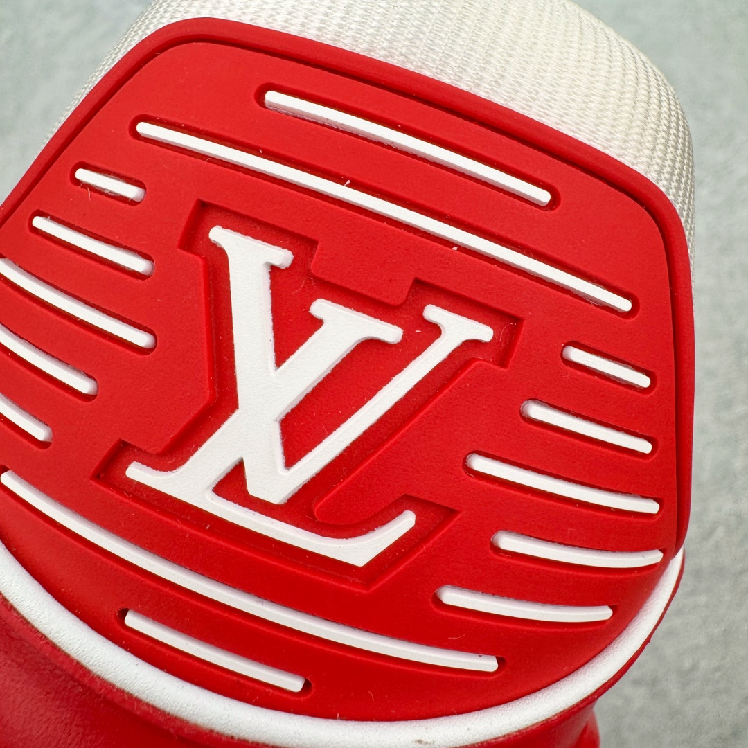 图片[11]-＃FS顶级特价 Louis Vuitton Trainer lv时装走秀运动鞋 实力大厂出品 平台专供 成熟的做工稳定的品控 完美鞋型超高的清洁度 零毛边线头瑕疵 全套原楦原纸版原鞋开模 全网最具灵魂的版型 正确原装黄色鞋盒 正确中底印花 鞋面印花3D高频深度立体 全鞋电脑针车 紧密相连 针距密度一致 环保乳胶注塑鞋垫 厚度脚感还原原版 皮面裁剪部位 统一油边封口工艺 原装橡胶大底含胶量大底组合零偏差 专柜全套包装 防尘袋 说明书 质保卡 男女鞋 尺码：35 36 37 38 39 40 41 42 43 44 45-选品中心