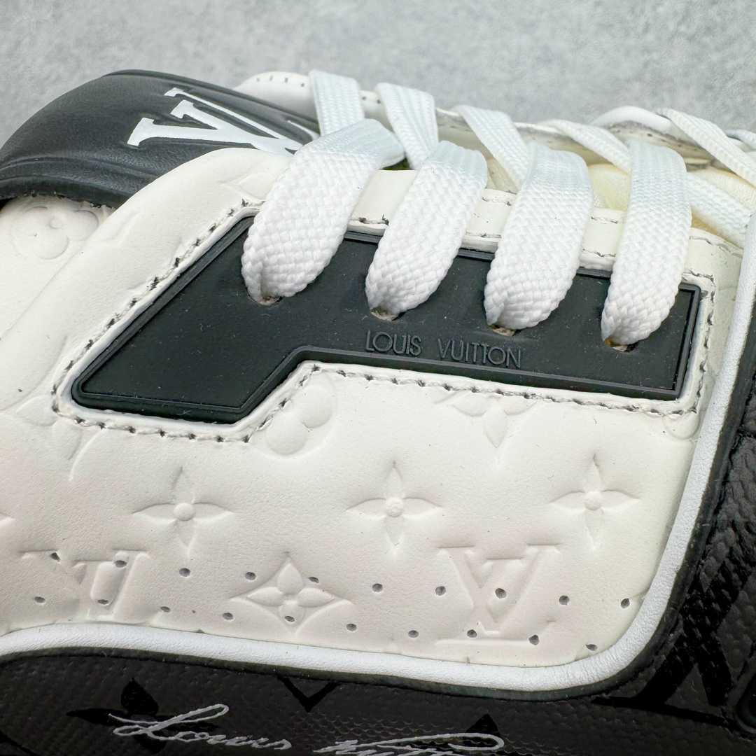 图片[16]-＃FS顶级特价 Louis Vuitton Trainer lv时装走秀运动鞋 实力大厂出品 平台专供 成熟的做工稳定的品控 完美鞋型超高的清洁度 零毛边线头瑕疵 全套原楦原纸版原鞋开模 全网最具灵魂的版型 正确原装黄色鞋盒 正确中底印花 鞋面印花3D高频深度立体 全鞋电脑针车 紧密相连 针距密度一致 环保乳胶注塑鞋垫 厚度脚感还原原版 皮面裁剪部位 统一油边封口工艺 原装橡胶大底含胶量大底组合零偏差 专柜全套包装 防尘袋 说明书 质保卡 男女鞋 尺码：35 36 37 38 39 40 41 42 43 44 45-选品中心