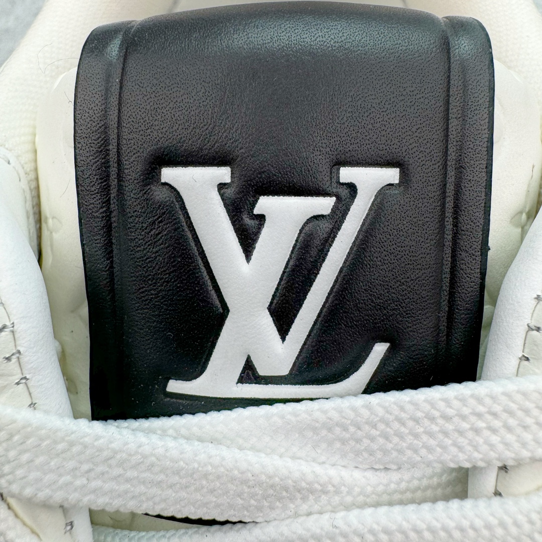图片[10]-＃FS顶级特价 Louis Vuitton Trainer lv时装走秀运动鞋 实力大厂出品 平台专供 成熟的做工稳定的品控 完美鞋型超高的清洁度 零毛边线头瑕疵 全套原楦原纸版原鞋开模 全网最具灵魂的版型 正确原装黄色鞋盒 正确中底印花 鞋面印花3D高频深度立体 全鞋电脑针车 紧密相连 针距密度一致 环保乳胶注塑鞋垫 厚度脚感还原原版 皮面裁剪部位 统一油边封口工艺 原装橡胶大底含胶量大底组合零偏差 专柜全套包装 防尘袋 说明书 质保卡 男女鞋 尺码：35 36 37 38 39 40 41 42 43 44 45-选品中心