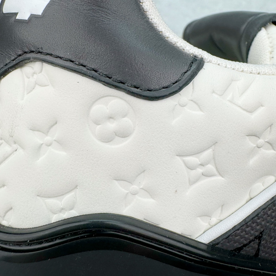 图片[13]-＃FS顶级特价 Louis Vuitton Trainer lv时装走秀运动鞋 实力大厂出品 平台专供 成熟的做工稳定的品控 完美鞋型超高的清洁度 零毛边线头瑕疵 全套原楦原纸版原鞋开模 全网最具灵魂的版型 正确原装黄色鞋盒 正确中底印花 鞋面印花3D高频深度立体 全鞋电脑针车 紧密相连 针距密度一致 环保乳胶注塑鞋垫 厚度脚感还原原版 皮面裁剪部位 统一油边封口工艺 原装橡胶大底含胶量大底组合零偏差 专柜全套包装 防尘袋 说明书 质保卡 男女鞋 尺码：35 36 37 38 39 40 41 42 43 44 45-选品中心