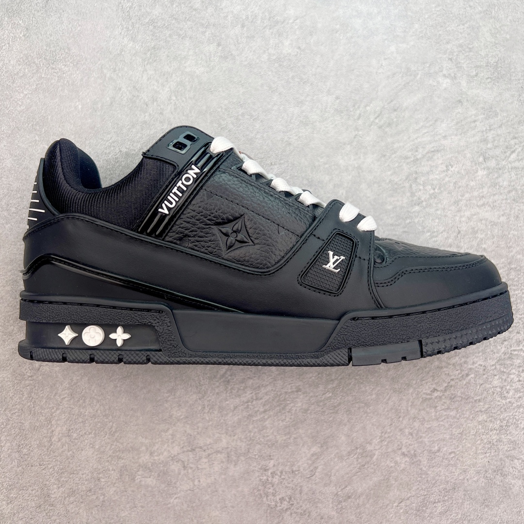 图片[3]-＃GX Louis Vuitton Trainer lv时装走秀运动鞋 实力大厂出品 平台专供 全网最全配色更新最快 最成熟的做工稳定的品控 完美鞋型超高的清洁度 零毛边线头瑕疵 全套原楦原纸版原鞋开模 全网最具灵魂的版型 正确原装黄色鞋盒 正确中底印花 鞋面印花3D高频深度立体 全鞋电脑针车 紧密相连 针距密度一致 环保乳胶注塑鞋垫 厚度脚感还原原版 皮面裁剪部位 统一油边封口工艺 原装橡胶大底含胶量大底组合零偏差 专柜全套包装 防尘袋 说明书 质保卡 男女鞋 尺码：35 36 37 38 39 40 41 42 43 44 45-选品中心