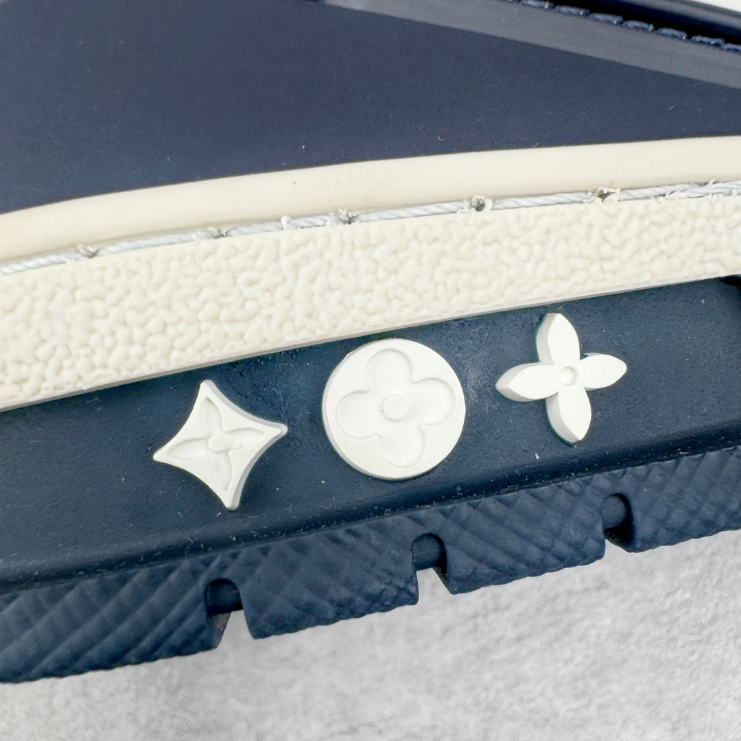 图片[13]-＃FS顶级特价 Louis Vuitton Trainer lv时装走秀运动鞋 实力大厂出品 平台专供 成熟的做工稳定的品控 完美鞋型超高的清洁度 零毛边线头瑕疵 全套原楦原纸版原鞋开模 全网最具灵魂的版型 正确原装黄色鞋盒 正确中底印花 鞋面印花3D高频深度立体 全鞋电脑针车 紧密相连 针距密度一致 环保乳胶注塑鞋垫 厚度脚感还原原版 皮面裁剪部位 统一油边封口工艺 原装橡胶大底含胶量大底组合零偏差 专柜全套包装 防尘袋 说明书 质保卡 男女鞋 尺码：35 36 37 38 39 40 41 42 43 44 45-选品中心