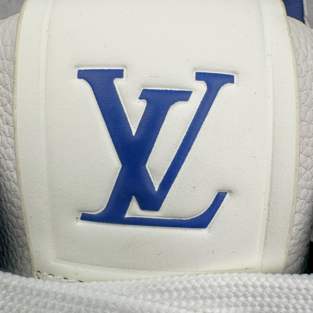 图片[10]-＃FS顶级特价 Louis Vuitton Trainer lv时装走秀运动鞋 实力大厂出品 平台专供 成熟的做工稳定的品控 完美鞋型超高的清洁度 零毛边线头瑕疵 全套原楦原纸版原鞋开模 全网最具灵魂的版型 正确原装黄色鞋盒 正确中底印花 鞋面印花3D高频深度立体 全鞋电脑针车 紧密相连 针距密度一致 环保乳胶注塑鞋垫 厚度脚感还原原版 皮面裁剪部位 统一油边封口工艺 原装橡胶大底含胶量大底组合零偏差 专柜全套包装 防尘袋 说明书 质保卡 男女鞋 尺码：35 36 37 38 39 40 41 42 43 44 45-选品中心