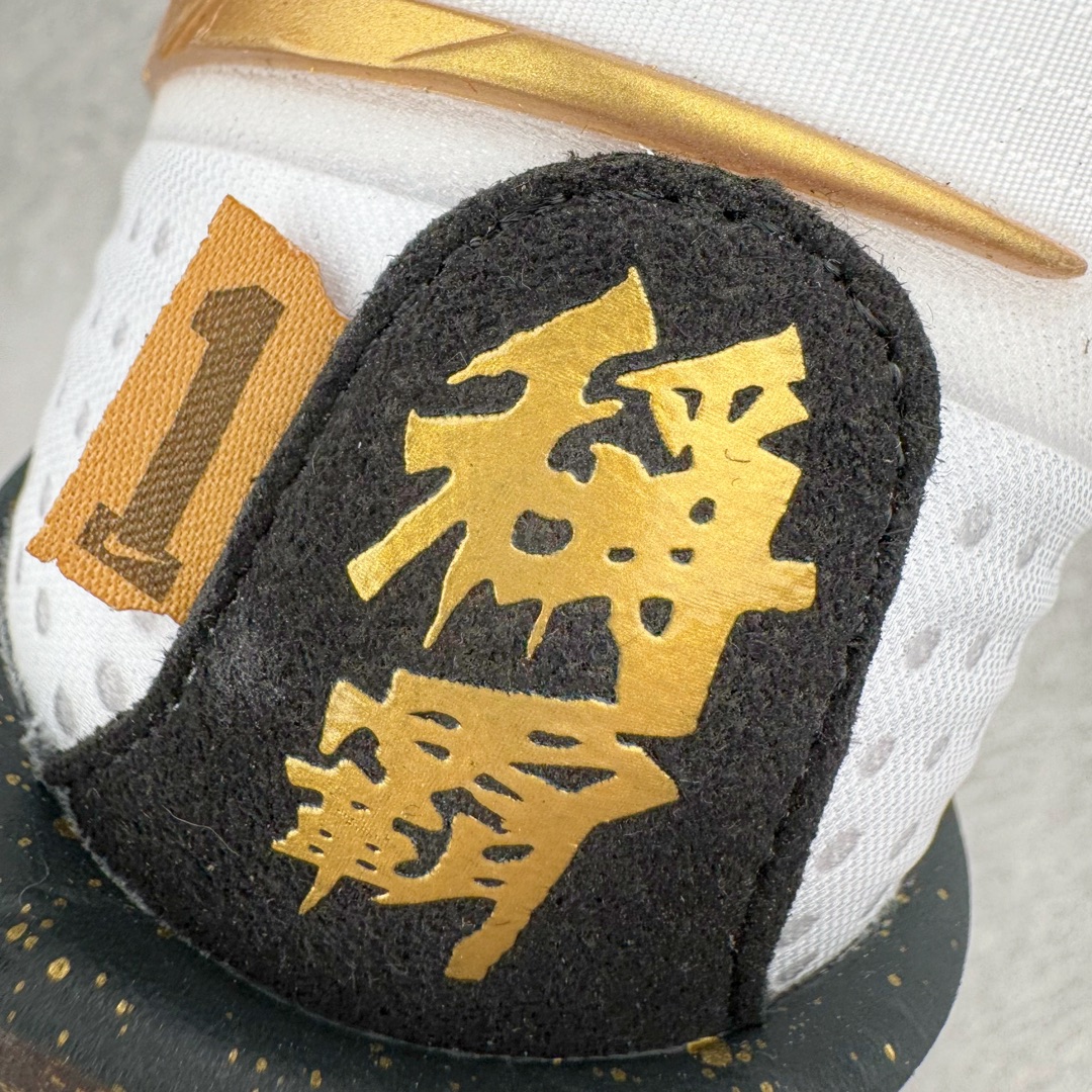 图片[16]-＃灭世/Max Nk Air Zoom G.T.Cut 3 EP 实战系列篮球鞋 称霸全国 白金 HF5702-170 全新GT Cut 3.0 全掌搭载了 ZoomX 泡棉 使得整双鞋在缓震表现上可谓相当优秀 拥有着顶级科技配置的同时 颜值设计也非常可观 整体鞋型仍然保留了前低后高的设计 G.T. Cut 传统的突进极速突破的感觉 鞋头麂皮材质和 NK Flywire 飞线工艺 相对来说包裹感更好了 必备的TPU 支撑片 两侧 Swoosh 的透气孔设计 起到散热透气的作用 鞋舌采用类似跑鞋的半开叉式设计 搭配鞋带既可以提升包裹感 又降低了运动中鞋舌乱跑的可能性 鞋子内里填充相当厚实 避免掉跟 尺码：39 40 40.5 41 42 42.5 43 44 44.5 45 46-选品中心