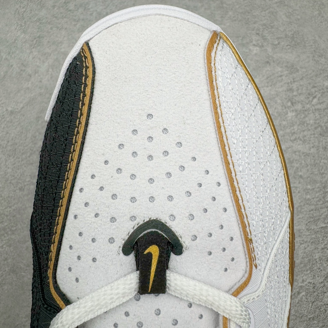 图片[21]-＃灭世/Max Nk Air Zoom G.T.Cut 3 EP 实战系列篮球鞋 称霸全国 白金 HF5702-170 全新GT Cut 3.0 全掌搭载了 ZoomX 泡棉 使得整双鞋在缓震表现上可谓相当优秀 拥有着顶级科技配置的同时 颜值设计也非常可观 整体鞋型仍然保留了前低后高的设计 G.T. Cut 传统的突进极速突破的感觉 鞋头麂皮材质和 NK Flywire 飞线工艺 相对来说包裹感更好了 必备的TPU 支撑片 两侧 Swoosh 的透气孔设计 起到散热透气的作用 鞋舌采用类似跑鞋的半开叉式设计 搭配鞋带既可以提升包裹感 又降低了运动中鞋舌乱跑的可能性 鞋子内里填充相当厚实 避免掉跟 尺码：39 40 40.5 41 42 42.5 43 44 44.5 45 46-选品中心