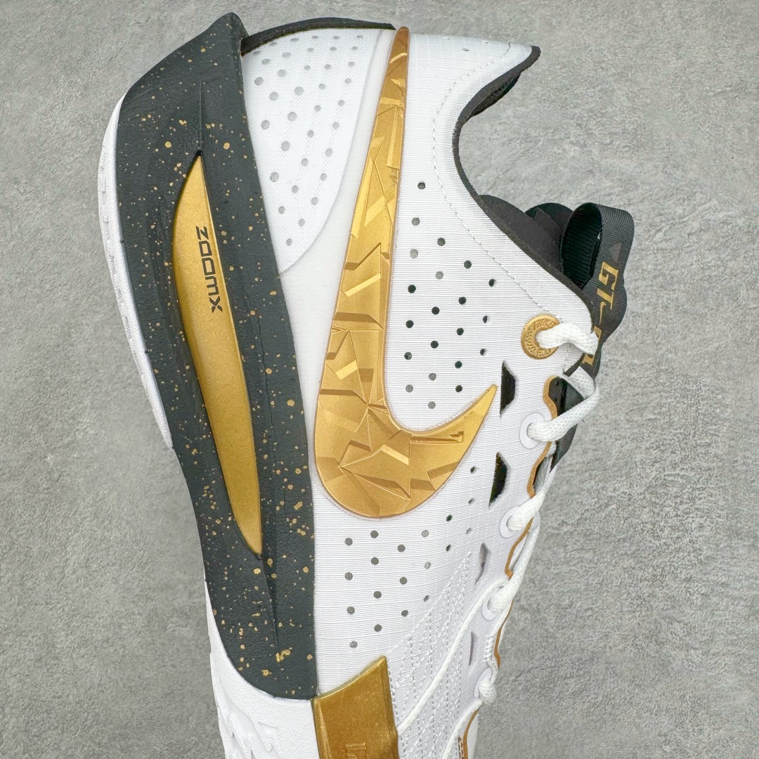 图片[6]-＃灭世/Max Nk Air Zoom G.T.Cut 3 EP 实战系列篮球鞋 称霸全国 白金 HF5702-170 全新GT Cut 3.0 全掌搭载了 ZoomX 泡棉 使得整双鞋在缓震表现上可谓相当优秀 拥有着顶级科技配置的同时 颜值设计也非常可观 整体鞋型仍然保留了前低后高的设计 G.T. Cut 传统的突进极速突破的感觉 鞋头麂皮材质和 NK Flywire 飞线工艺 相对来说包裹感更好了 必备的TPU 支撑片 两侧 Swoosh 的透气孔设计 起到散热透气的作用 鞋舌采用类似跑鞋的半开叉式设计 搭配鞋带既可以提升包裹感 又降低了运动中鞋舌乱跑的可能性 鞋子内里填充相当厚实 避免掉跟 尺码：39 40 40.5 41 42 42.5 43 44 44.5 45 46-选品中心