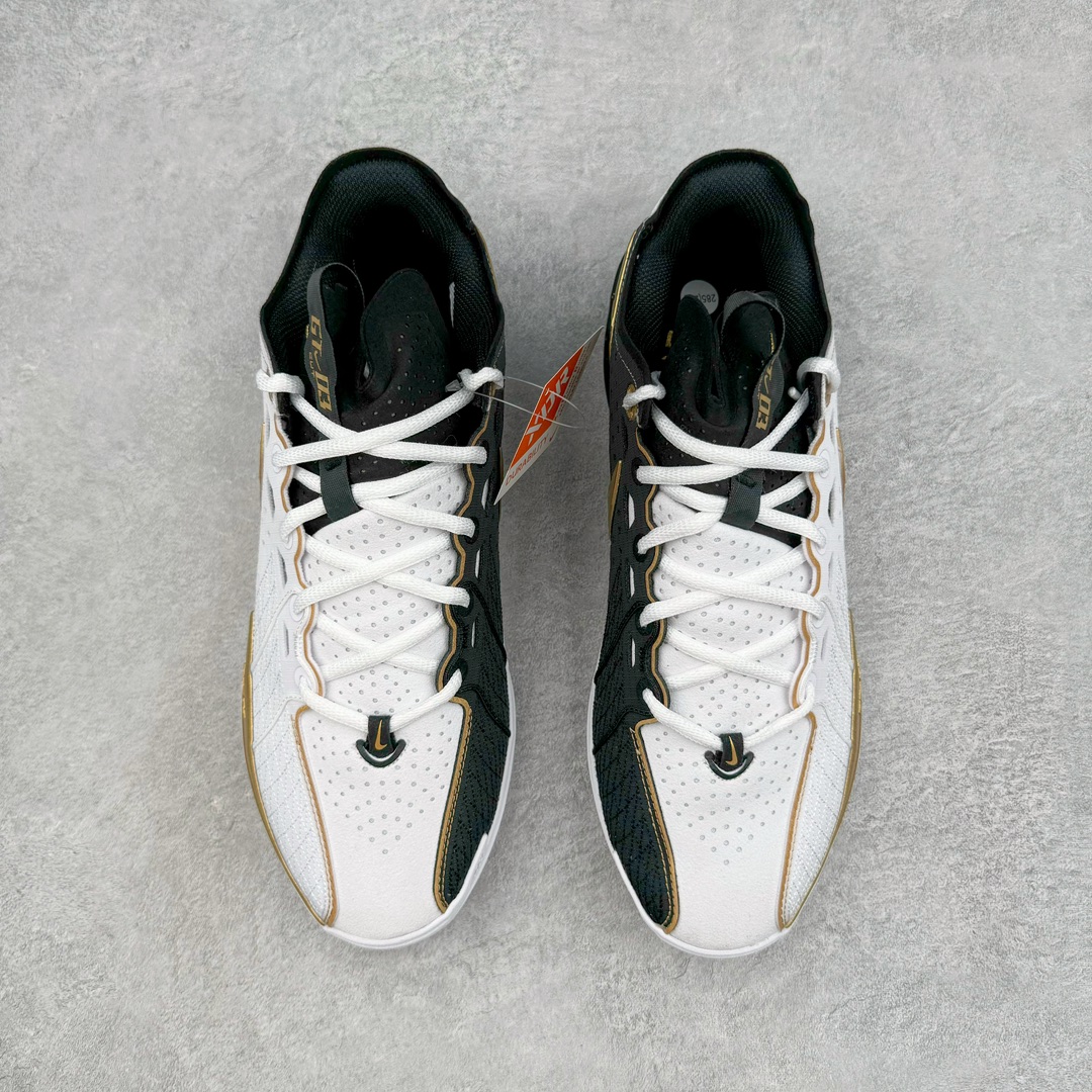 图片[2]-＃灭世/Max Nk Air Zoom G.T.Cut 3 EP 实战系列篮球鞋 称霸全国 白金 HF5702-170 全新GT Cut 3.0 全掌搭载了 ZoomX 泡棉 使得整双鞋在缓震表现上可谓相当优秀 拥有着顶级科技配置的同时 颜值设计也非常可观 整体鞋型仍然保留了前低后高的设计 G.T. Cut 传统的突进极速突破的感觉 鞋头麂皮材质和 NK Flywire 飞线工艺 相对来说包裹感更好了 必备的TPU 支撑片 两侧 Swoosh 的透气孔设计 起到散热透气的作用 鞋舌采用类似跑鞋的半开叉式设计 搭配鞋带既可以提升包裹感 又降低了运动中鞋舌乱跑的可能性 鞋子内里填充相当厚实 避免掉跟 尺码：39 40 40.5 41 42 42.5 43 44 44.5 45 46-选品中心