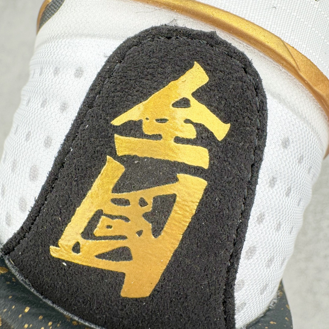 图片[17]-＃灭世/Max Nk Air Zoom G.T.Cut 3 EP 实战系列篮球鞋 称霸全国 白金 HF5702-170 全新GT Cut 3.0 全掌搭载了 ZoomX 泡棉 使得整双鞋在缓震表现上可谓相当优秀 拥有着顶级科技配置的同时 颜值设计也非常可观 整体鞋型仍然保留了前低后高的设计 G.T. Cut 传统的突进极速突破的感觉 鞋头麂皮材质和 NK Flywire 飞线工艺 相对来说包裹感更好了 必备的TPU 支撑片 两侧 Swoosh 的透气孔设计 起到散热透气的作用 鞋舌采用类似跑鞋的半开叉式设计 搭配鞋带既可以提升包裹感 又降低了运动中鞋舌乱跑的可能性 鞋子内里填充相当厚实 避免掉跟 尺码：39 40 40.5 41 42 42.5 43 44 44.5 45 46-选品中心