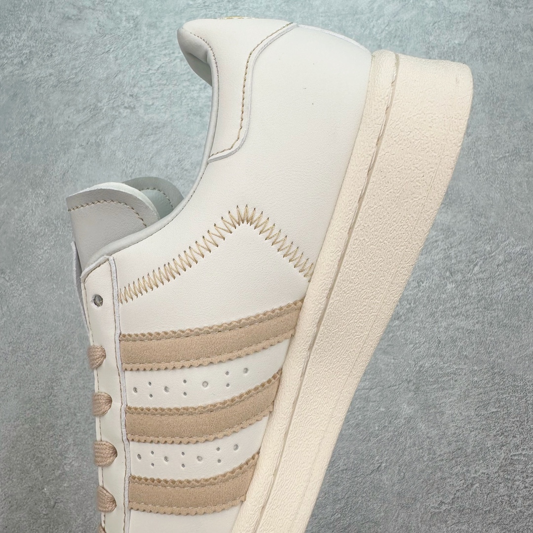 图片[7]-AD Originals Superstar 经典复古贝壳头板鞋 IF1779 诞生于1969年 是第一双将全皮面鞋 身与橡胶鞋头结合在一起的低帮篮球鞋 Superstar最开始 是作为高帮篮球鞋Pro Model的低帮版本而出现的 但因为其独特和醒目的橡胶鞋头造型而让大家熟知 被大家形象地称为\\\”shelltoe\\\”贝壳头 在70年代的美国职业篮球场上 接近3/4的NBA球员都将这双Superstar作为场上用鞋 80年代之后 经过不断的改良和发展 Superstar逐渐成为横跨时装、音乐、街头文化、休闲和运动等各大领域的时尚潮鞋 尺码：36 36.5 37 38 38.5 39 40 40.5 41 42 42.5 43 44 44.5 45-选品中心