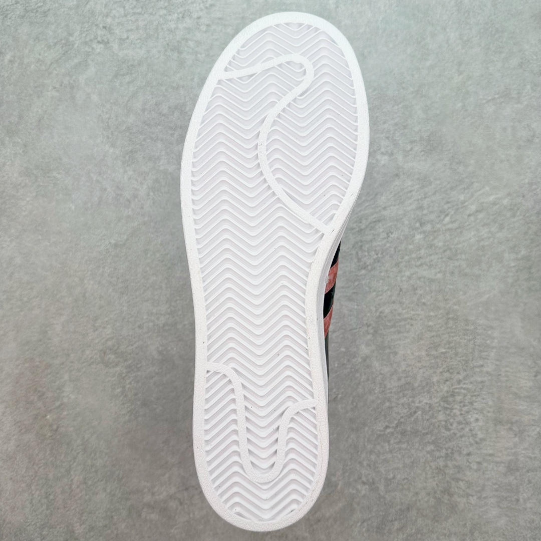 图片[9]-AD Originals Superstar 经典复古贝壳头板鞋 ID7258 诞生于1969年 是第一双将全皮面鞋 身与橡胶鞋头结合在一起的低帮篮球鞋 Superstar最开始 是作为高帮篮球鞋Pro Model的低帮版本而出现的 但因为其独特和醒目的橡胶鞋头造型而让大家熟知 被大家形象地称为\\\”shelltoe\\\”贝壳头 在70年代的美国职业篮球场上 接近3/4的NBA球员都将这双Superstar作为场上用鞋 80年代之后 经过不断的改良和发展 Superstar逐渐成为横跨时装、音乐、街头文化、休闲和运动等各大领域的时尚潮鞋 尺码：36 36.5 37 38 38.5 39 40 40.5 41 42 42.5 43 44 44.5 45-选品中心