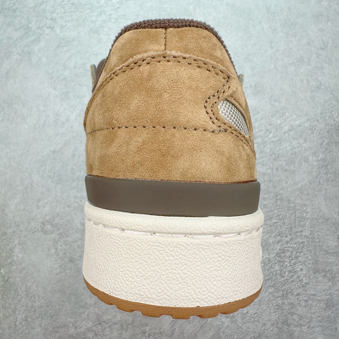 图片[8]-＃福利特价 AD Forum 84 Low OG 低帮百搭潮流休闲运动板鞋 以复古篮球鞋的外形为基础 采用皮革拼接 简约百搭 更加贴合舒适 中底内侧网格造型起到点睛之笔 外底橡胶 更显复古 尺码：36 36.5 37.5 38 38.5 39 40 40.5 41 42 42.5 43 44 44.5 45-选品中心