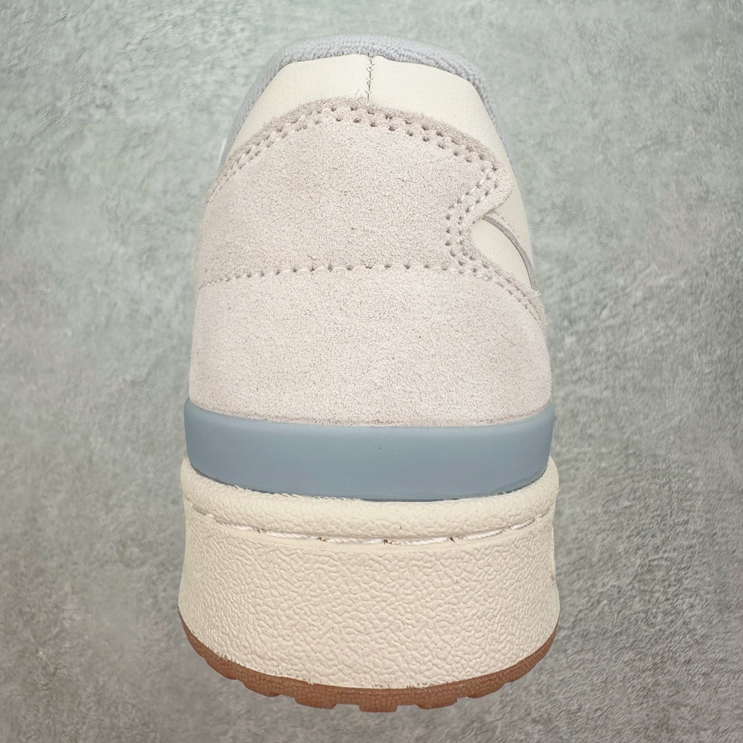 图片[8]-＃福利特价 AD Forum 84 Low OG 低帮百搭潮流休闲运动板鞋 以复古篮球鞋的外形为基础 采用皮革拼接 简约百搭 更加贴合舒适 中底内侧网格造型起到点睛之笔 外底橡胶 更显复古 尺码：36 36.5 37.5 38 38.5 39 40 40.5 41 42 42.5 43 44 44.5 45-选品中心