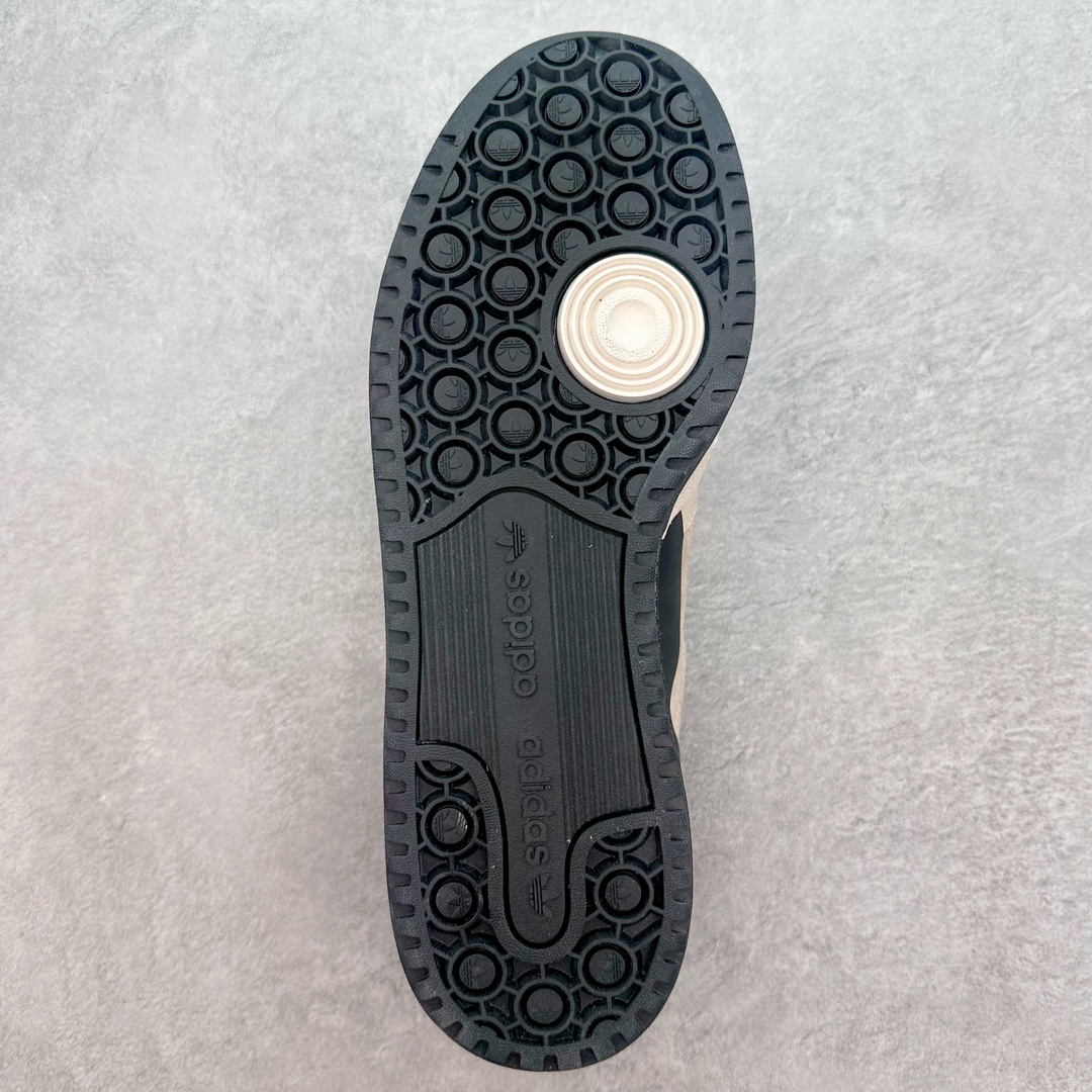 图片[9]-＃福利特价 AD Forum 84 Low OG 低帮百搭潮流休闲运动板鞋 以复古篮球鞋的外形为基础 采用皮革拼接 简约百搭 更加贴合舒适 中底内侧网格造型起到点睛之笔 外底橡胶 更显复古 尺码：36 36.5 37.5 38 38.5 39 40 40.5 41 42 42.5 43 44 44.5 45-选品中心