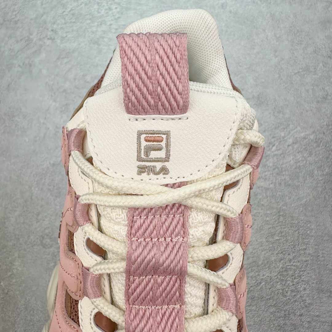 图片[5]-FILA FRAGOLA 斐乐潮牌防滑耐磨轻便沙滩凉鞋 FUSION 系列传承了 FILA 的百年基因，融入年轻运动及潮流文化，成为引领变革、创新突破的一代。以“1+N” 的跨界合作模式重现经典的同时创造经典。带来最出其不意的跨界合作惊喜。同时，FILAFUSION把FILA 的 DNA 融入到定制体验里，你可以随心制造厲于你的产品。FILA FUSION 的鞋家族涵盖了老爹鞋、跑步鞋、网球鞋、季节款。风格复古新潮，满足了时尚人士出行及各类运动的搭配需求，成为当下年轻人筷拥的鞋类品牌之一。FILA FUSION 走进年轻人的世界，通过年轻人运动，街舞，滑板，篮球，展现 FILA FUSION 的潮流态度和年轻文化。FILA FUSION 认为末来属于引领变革、创新突破的年轻一代，让我们一起构成 FILA 未来的蓝图吧！尺码：36 36.5 37.5 38 38.5 39 40-选品中心