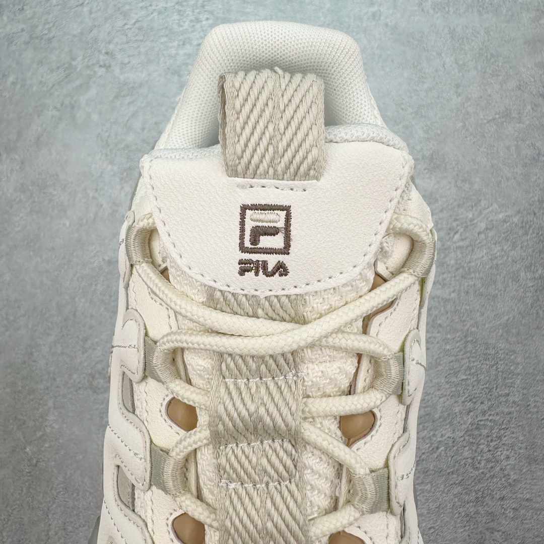 图片[5]-FILA FRAGOLA 斐乐潮牌防滑耐磨轻便沙滩凉鞋 FUSION 系列传承了 FILA 的百年基因，融入年轻运动及潮流文化，成为引领变革、创新突破的一代。以“1+N” 的跨界合作模式重现经典的同时创造经典。带来最出其不意的跨界合作惊喜。同时，FILAFUSION把FILA 的 DNA 融入到定制体验里，你可以随心制造厲于你的产品。FILA FUSION 的鞋家族涵盖了老爹鞋、跑步鞋、网球鞋、季节款。风格复古新潮，满足了时尚人士出行及各类运动的搭配需求，成为当下年轻人筷拥的鞋类品牌之一。FILA FUSION 走进年轻人的世界，通过年轻人运动，街舞，滑板，篮球，展现 FILA FUSION 的潮流态度和年轻文化。FILA FUSION 认为末来属于引领变革、创新突破的年轻一代，让我们一起构成 FILA 未来的蓝图吧！尺码：36 36.5 37.5 38 38.5 39 40-选品中心