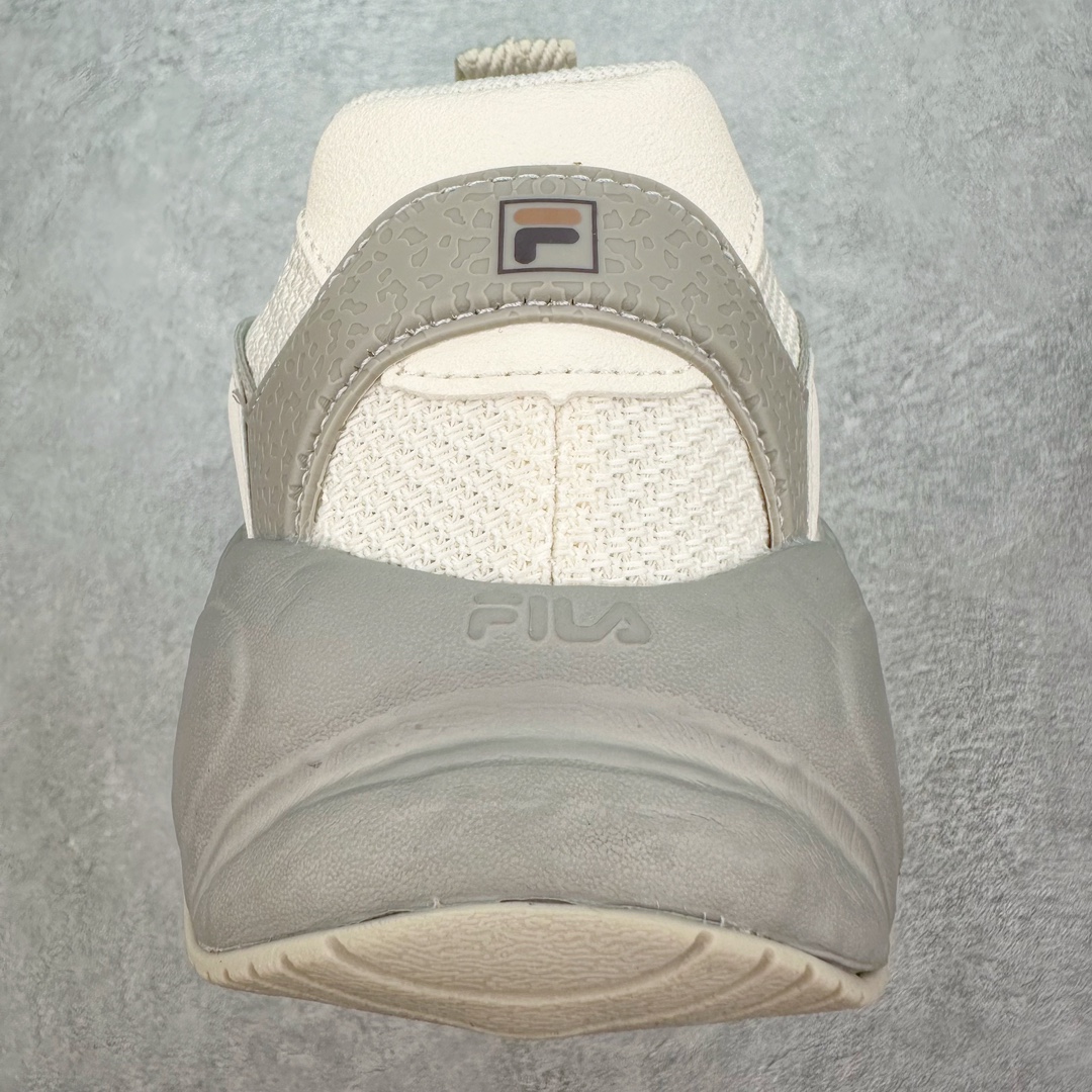 图片[8]-FILA FRAGOLA 斐乐潮牌防滑耐磨轻便沙滩凉鞋 FUSION 系列传承了 FILA 的百年基因，融入年轻运动及潮流文化，成为引领变革、创新突破的一代。以“1+N” 的跨界合作模式重现经典的同时创造经典。带来最出其不意的跨界合作惊喜。同时，FILAFUSION把FILA 的 DNA 融入到定制体验里，你可以随心制造厲于你的产品。FILA FUSION 的鞋家族涵盖了老爹鞋、跑步鞋、网球鞋、季节款。风格复古新潮，满足了时尚人士出行及各类运动的搭配需求，成为当下年轻人筷拥的鞋类品牌之一。FILA FUSION 走进年轻人的世界，通过年轻人运动，街舞，滑板，篮球，展现 FILA FUSION 的潮流态度和年轻文化。FILA FUSION 认为末来属于引领变革、创新突破的年轻一代，让我们一起构成 FILA 未来的蓝图吧！尺码：36 36.5 37.5 38 38.5 39 40-选品中心