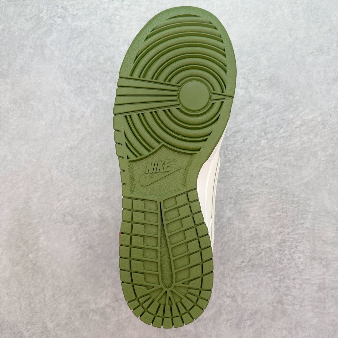 图片[9]-NK Dunk Low 定制配色 DJ2024-015 大厂出品 极力推荐 原装头层材料 独家版型蒸餾加工帶來的是更好的视觉和脚感体验大厂纯原品质出货 清洁度 电绣工艺 皮料切割干净无任何毛边 细节完美 尺码：36 36.5 37.5 38 38.5 39 40 40.5 41 42 42.5 43 44 44.5 45 46 47.5-选品中心