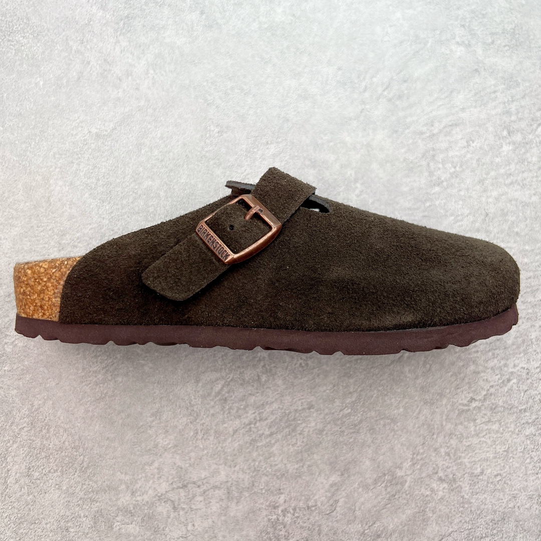 ＃莞产纯原福利 Birkenstock Boston VL 勃肯软木底包头拖鞋 天鹅绒般的绒面革赋子休闲的经典外观 四季皆宜 柔软的鞋床采用额外的泡沫缓冲层 提供额外的舒适感和全天支撑 全网独家首发 源于德国的严谨工艺 牛巴戎面 中层松木 EVA 三层组合大底 优质牛皮面料五金扣 出口订单 尺码：35-44-选品中心