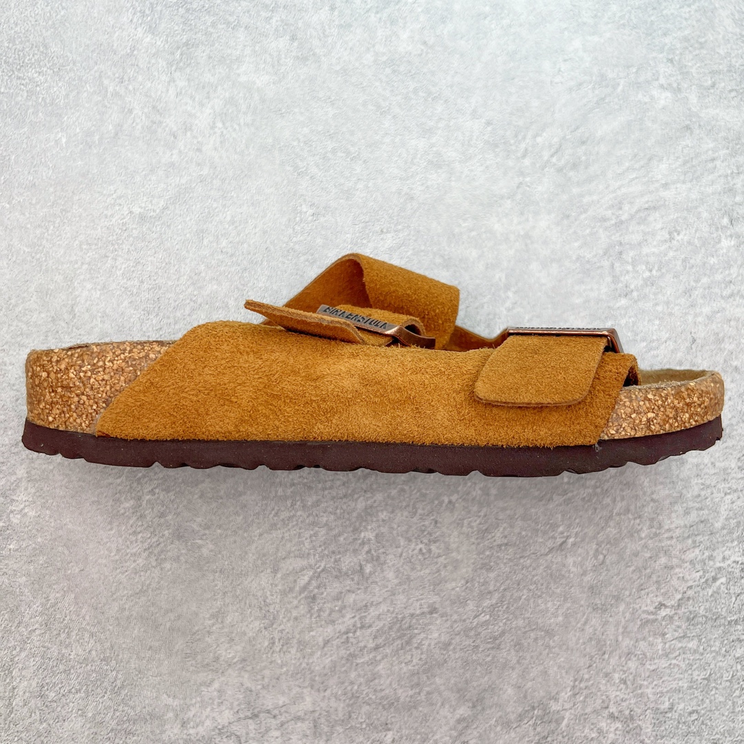 ＃莞产纯原福利 Birkenstock Boston VL 勃肯软木底包头拖鞋 天鹅绒般的绒面革赋子休闲的经典外观 四季皆宜 柔软的鞋床采用额外的泡沫缓冲层 提供额外的舒适感和全天支撑 全网独家首发 源于德国的严谨工艺 牛巴戎面 中层松木 EVA 三层组合大底 优质牛皮面料五金扣 出口订单 尺码：35-44-选品中心