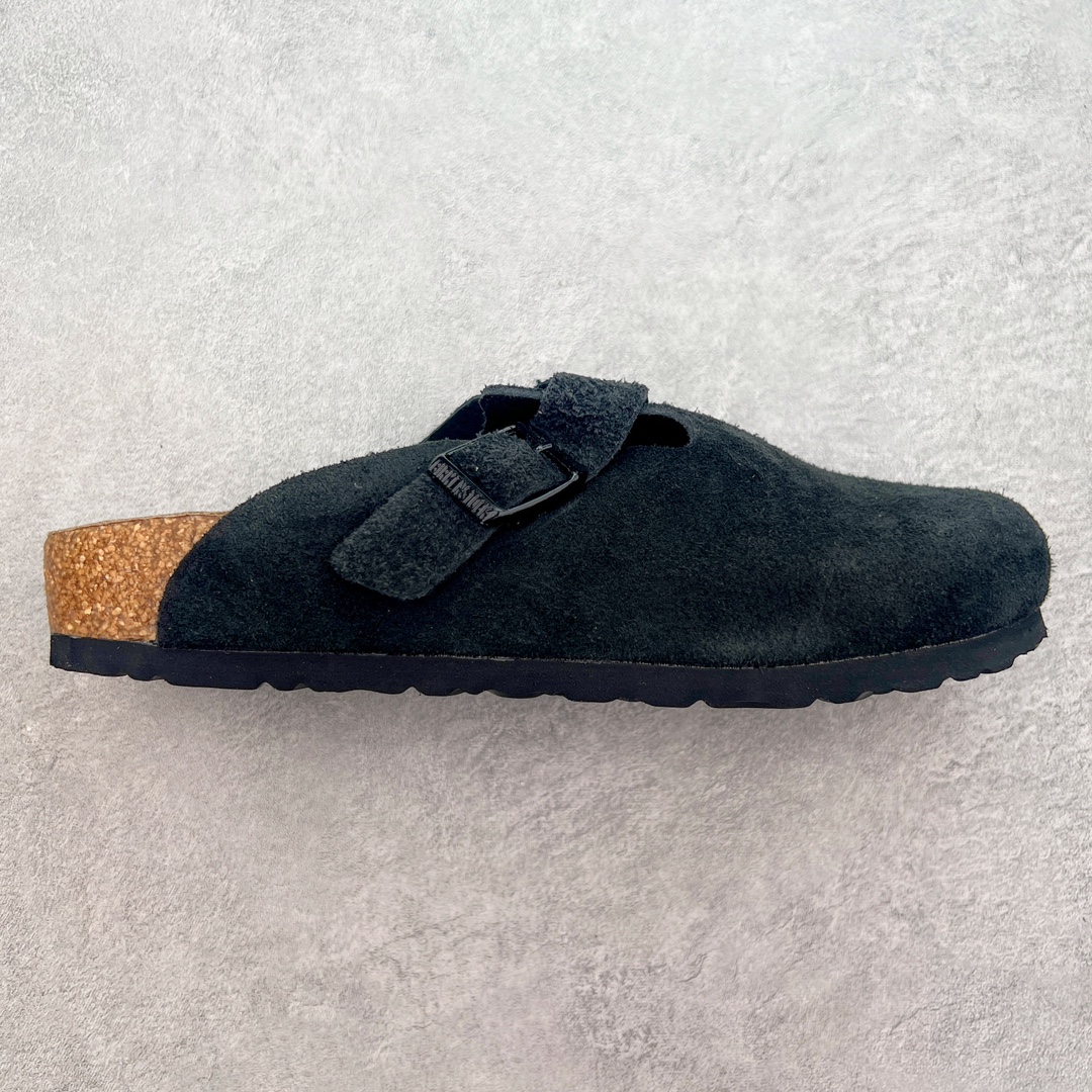＃莞产纯原福利 Birkenstock Boston VL 勃肯软木底包头拖鞋 天鹅绒般的绒面革赋子休闲的经典外观 四季皆宜 柔软的鞋床采用额外的泡沫缓冲层 提供额外的舒适感和全天支撑 全网独家首发 源于德国的严谨工艺 牛巴戎面 中层松木 EVA 三层组合大底 优质牛皮面料五金扣 出口订单 尺码：35-44-选品中心