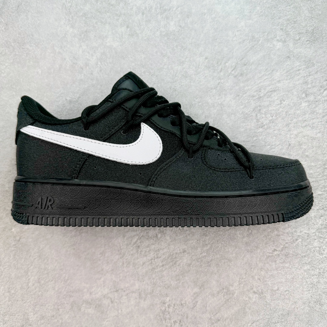 NK Air Force 1´07 Low 空军一号低帮百搭休闲运动板鞋 ZH0316-032 柔软、弹性十足的缓震性能和出色的中底设计 横跨复古与现代的外型结合 造就出风靡全球 三十多年的Force 1 直到今天还深受青睐 尺码:36 36.5 37.5 38 38.5 39 40 40.5 41 42 42.5 43 44 44.5 45-选品中心