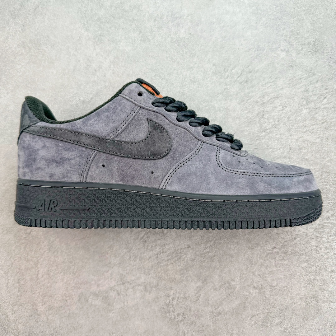 NK Air Force 1´07 Low 空军一号低帮百搭休闲运动板鞋 CW1888-111 柔软、弹性十足的缓震性能和出色的中底设计 横跨复古与现代的外型结合 造就出风靡全球 三十多年的Force 1 直到今天还深受青睐 尺码:36 36.5 37.5 38 38.5 39 40 40.5 41 42 42.5 43 44 44.5 45-选品中心