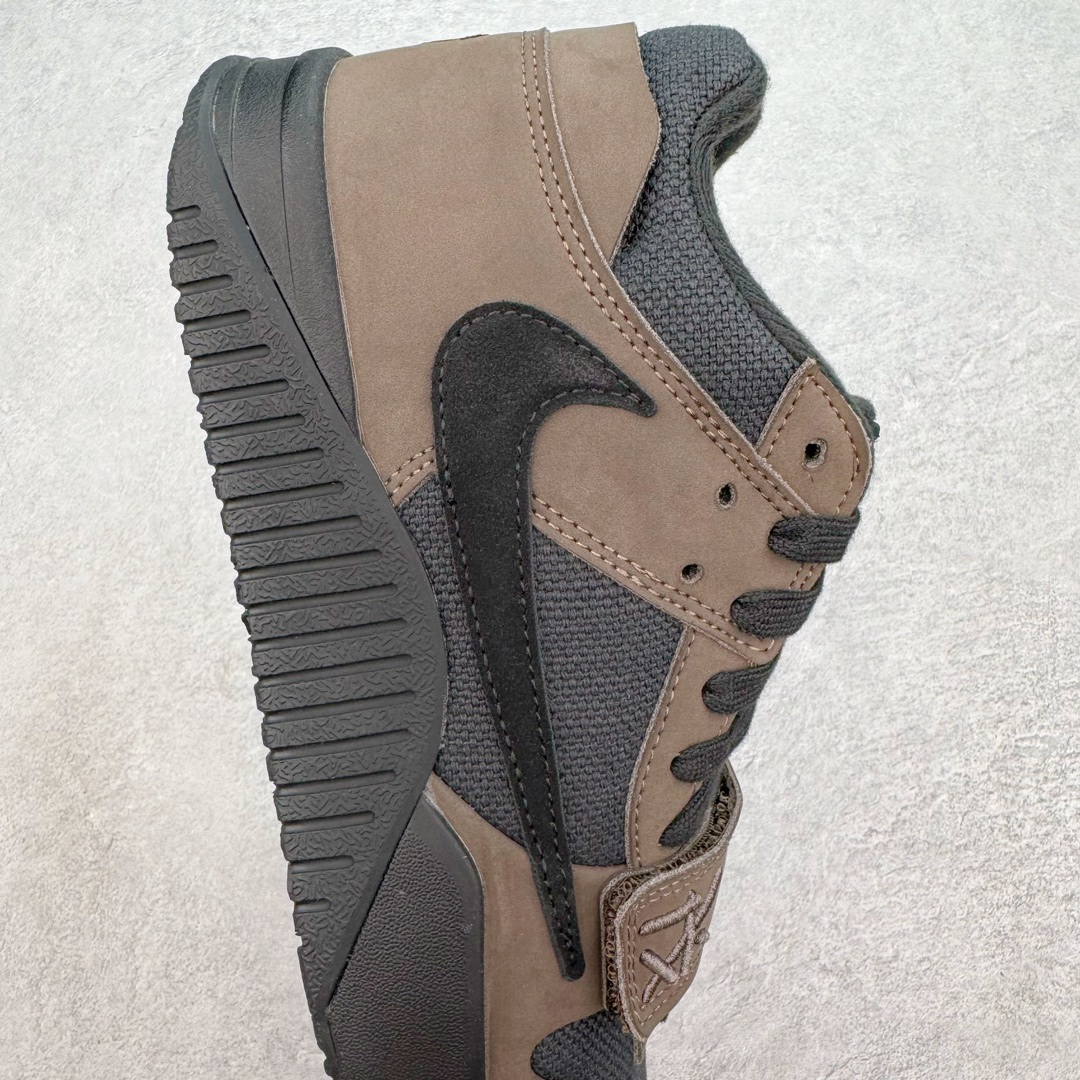 图片[6]-＃KZ神版 Travis Scott x Jordan AJ Cut The Check TS倒钩联名魔术贴篮球鞋 FZ8117-204 原厂全套原楦原纸板冲刀磨具开发 原厂皮料加持 原厂港宝加持定型后跟R度完美 同源原厂电绣 鬼脸飞翼针数密度立体效果一致 百分百一致原鞋 原厂拉帮工艺 针距密度一致 后跟弧度收口自然不对折 极致一眼正品既视感 进口玻璃冲刀皮料裁剪零毛边 全鞋电脑针车工艺 品控清洁度最高QC检验标准 免检产品 原厂订购鞋盒、布袋、鞋标、防尘纸、鞋撑、鞋带 追求极致的原厂味道 配色方面采用白色为基础 搭配棕色框架呈现 完美还原了初代倒钩的配色设计 细节方面 标志性的反钩Swoosh采用米色点缀 鞋面还带有特殊的魔术贴细节 此外在鞋舌、后跟部分均带有Cactus Jack厂牌Logo 彰显鞋款特殊身份 尺码：36 36.5 37.5 38 38.5 39 40 40.5 41 42 42.5 43 44 44.5 45 46 47.5 48.5-选品中心