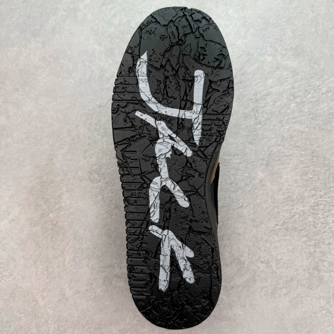 图片[9]-＃KZ神版 Travis Scott x Jordan AJ Cut The Check TS倒钩联名魔术贴篮球鞋 FZ8117-204 原厂全套原楦原纸板冲刀磨具开发 原厂皮料加持 原厂港宝加持定型后跟R度完美 同源原厂电绣 鬼脸飞翼针数密度立体效果一致 百分百一致原鞋 原厂拉帮工艺 针距密度一致 后跟弧度收口自然不对折 极致一眼正品既视感 进口玻璃冲刀皮料裁剪零毛边 全鞋电脑针车工艺 品控清洁度最高QC检验标准 免检产品 原厂订购鞋盒、布袋、鞋标、防尘纸、鞋撑、鞋带 追求极致的原厂味道 配色方面采用白色为基础 搭配棕色框架呈现 完美还原了初代倒钩的配色设计 细节方面 标志性的反钩Swoosh采用米色点缀 鞋面还带有特殊的魔术贴细节 此外在鞋舌、后跟部分均带有Cactus Jack厂牌Logo 彰显鞋款特殊身份 尺码：36 36.5 37.5 38 38.5 39 40 40.5 41 42 42.5 43 44 44.5 45 46 47.5 48.5-选品中心