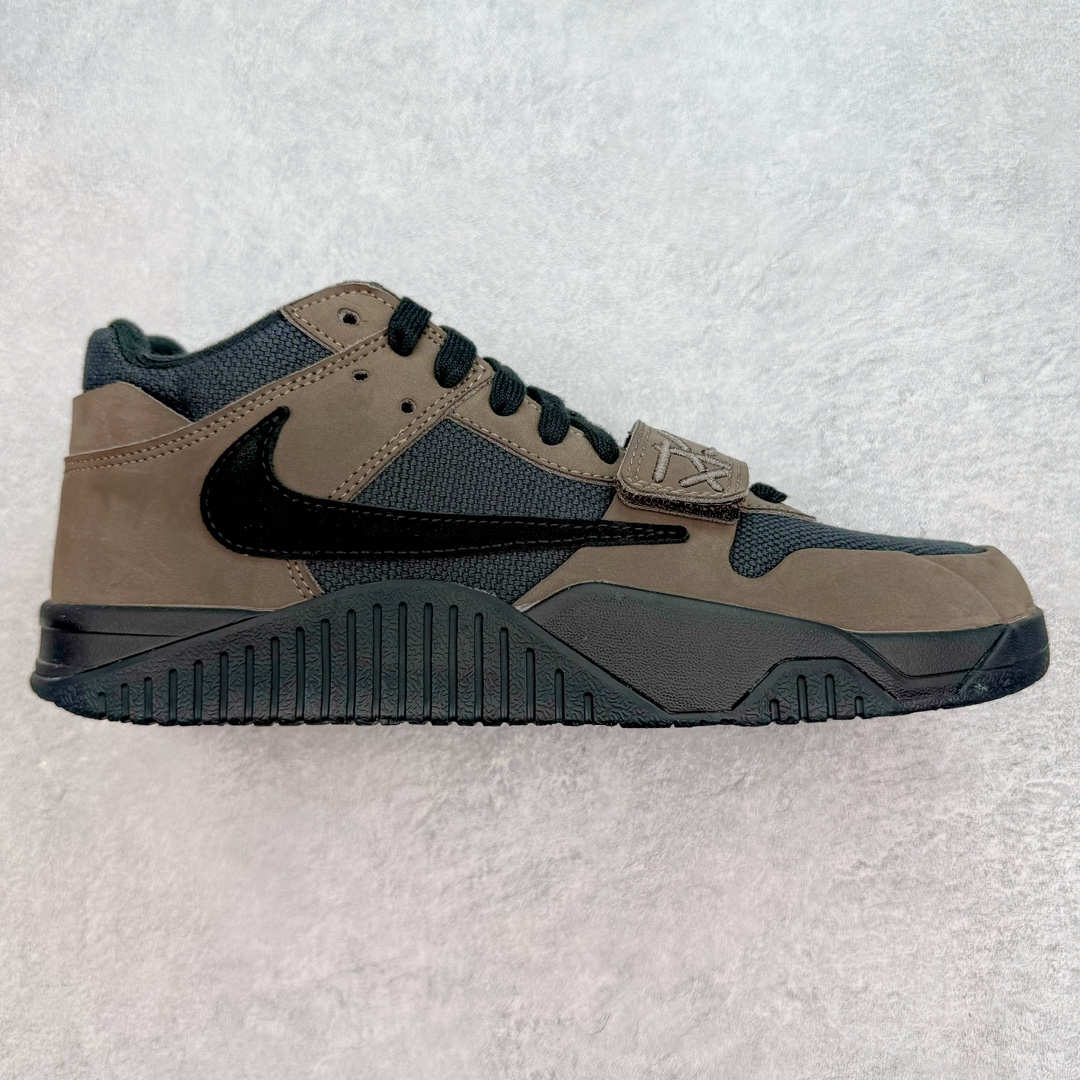 ＃KZ神版 Travis Scott x Jordan AJ Cut The Check TS倒钩联名魔术贴篮球鞋 FZ8117-204 原厂全套原楦原纸板冲刀磨具开发 原厂皮料加持 原厂港宝加持定型后跟R度完美 同源原厂电绣 鬼脸飞翼针数密度立体效果一致 百分百一致原鞋 原厂拉帮工艺 针距密度一致 后跟弧度收口自然不对折 极致一眼正品既视感 进口玻璃冲刀皮料裁剪零毛边 全鞋电脑针车工艺 品控清洁度最高QC检验标准 免检产品 原厂订购鞋盒、布袋、鞋标、防尘纸、鞋撑、鞋带 追求极致的原厂味道 配色方面采用白色为基础 搭配棕色框架呈现 完美还原了初代倒钩的配色设计 细节方面 标志性的反钩Swoosh采用米色点缀 鞋面还带有特殊的魔术贴细节 此外在鞋舌、后跟部分均带有Cactus Jack厂牌Logo 彰显鞋款特殊身份 尺码：36 36.5 37.5 38 38.5 39 40 40.5 41 42 42.5 43 44 44.5 45 46 47.5 48.5-选品中心