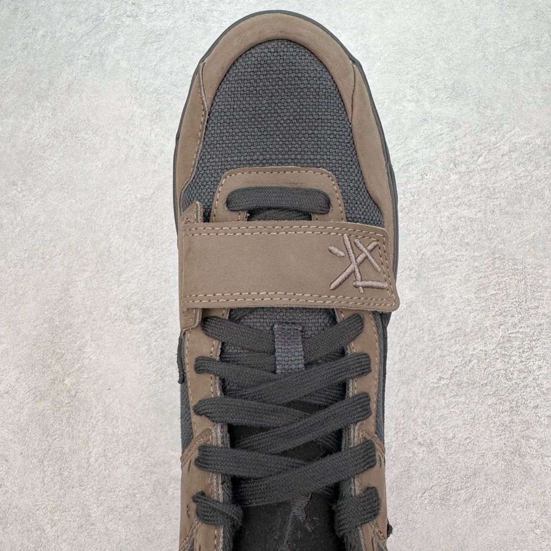 图片[4]-＃KZ神版 Travis Scott x Jordan AJ Cut The Check TS倒钩联名魔术贴篮球鞋 FZ8117-204 原厂全套原楦原纸板冲刀磨具开发 原厂皮料加持 原厂港宝加持定型后跟R度完美 同源原厂电绣 鬼脸飞翼针数密度立体效果一致 百分百一致原鞋 原厂拉帮工艺 针距密度一致 后跟弧度收口自然不对折 极致一眼正品既视感 进口玻璃冲刀皮料裁剪零毛边 全鞋电脑针车工艺 品控清洁度最高QC检验标准 免检产品 原厂订购鞋盒、布袋、鞋标、防尘纸、鞋撑、鞋带 追求极致的原厂味道 配色方面采用白色为基础 搭配棕色框架呈现 完美还原了初代倒钩的配色设计 细节方面 标志性的反钩Swoosh采用米色点缀 鞋面还带有特殊的魔术贴细节 此外在鞋舌、后跟部分均带有Cactus Jack厂牌Logo 彰显鞋款特殊身份 尺码：36 36.5 37.5 38 38.5 39 40 40.5 41 42 42.5 43 44 44.5 45 46 47.5 48.5-选品中心