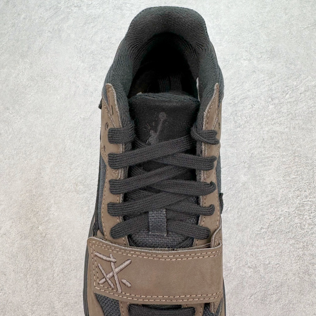 图片[5]-＃KZ神版 Travis Scott x Jordan AJ Cut The Check TS倒钩联名魔术贴篮球鞋 FZ8117-204 原厂全套原楦原纸板冲刀磨具开发 原厂皮料加持 原厂港宝加持定型后跟R度完美 同源原厂电绣 鬼脸飞翼针数密度立体效果一致 百分百一致原鞋 原厂拉帮工艺 针距密度一致 后跟弧度收口自然不对折 极致一眼正品既视感 进口玻璃冲刀皮料裁剪零毛边 全鞋电脑针车工艺 品控清洁度最高QC检验标准 免检产品 原厂订购鞋盒、布袋、鞋标、防尘纸、鞋撑、鞋带 追求极致的原厂味道 配色方面采用白色为基础 搭配棕色框架呈现 完美还原了初代倒钩的配色设计 细节方面 标志性的反钩Swoosh采用米色点缀 鞋面还带有特殊的魔术贴细节 此外在鞋舌、后跟部分均带有Cactus Jack厂牌Logo 彰显鞋款特殊身份 尺码：36 36.5 37.5 38 38.5 39 40 40.5 41 42 42.5 43 44 44.5 45 46 47.5 48.5-选品中心