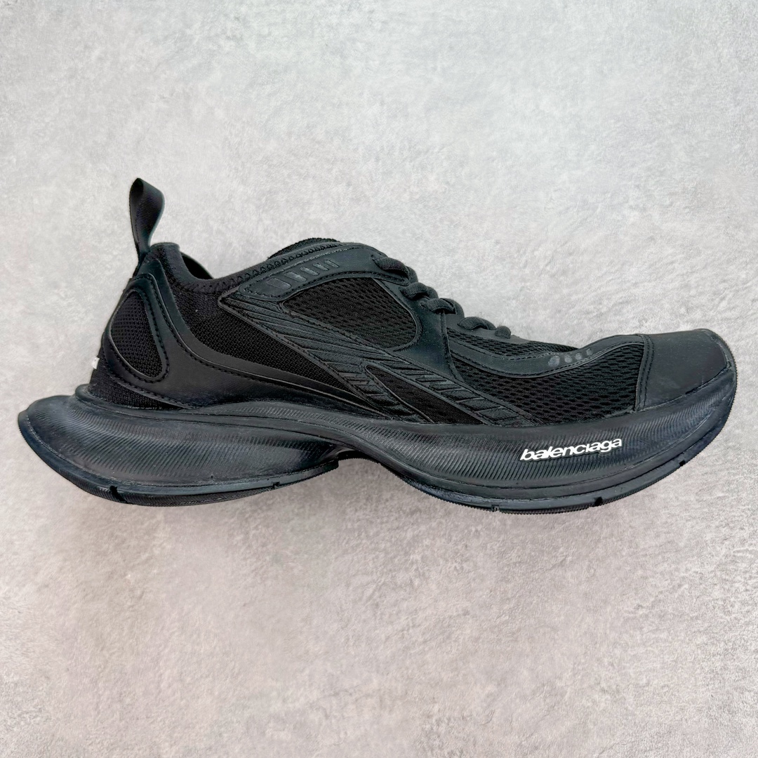 ＃ZC BALENCIAGA CIRCUIT 巴黎世家十三代圆头系带LOGO印花低帮老爹鞋 全套原纸板楦头开发 最原汁原味的灵魂版型 全鞋荧光划线卡点 胶水把控整洁度追求极致完美 每一双都是工艺品 多重QC质检 超越公司货的品控标准 实实在在的免检产品 原盒原配 正确字体电绣 粗细、位置、大小正确 侧边TPU 透气孔匹配意产原版 正确分离大底 TPU软底 原版一致大底LOGO 立体感十足 原厂皮料水洗做旧 采购原厂网纱 偏大一码 尺码：35 36 37 38 39 40 41 42 43 44 45 46-选品中心