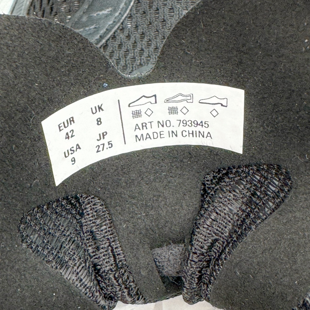 图片[19]-＃ZC BALENCIAGA CIRCUIT 巴黎世家十三代圆头系带LOGO印花低帮老爹鞋 全套原纸板楦头开发 最原汁原味的灵魂版型 全鞋荧光划线卡点 胶水把控整洁度追求极致完美 每一双都是工艺品 多重QC质检 超越公司货的品控标准 实实在在的免检产品 原盒原配 正确字体电绣 粗细、位置、大小正确 侧边TPU 透气孔匹配意产原版 正确分离大底 TPU软底 原版一致大底LOGO 立体感十足 原厂皮料水洗做旧 采购原厂网纱 偏大一码 尺码：35 36 37 38 39 40 41 42 43 44 45 46-选品中心