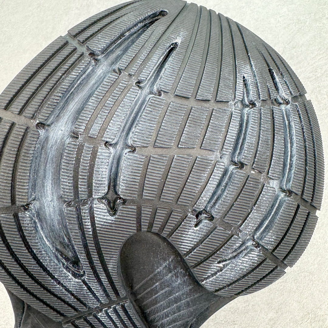 图片[14]-＃ZC BALENCIAGA CIRCUIT 巴黎世家十三代圆头系带LOGO印花低帮老爹鞋 全套原纸板楦头开发 最原汁原味的灵魂版型 全鞋荧光划线卡点 胶水把控整洁度追求极致完美 每一双都是工艺品 多重QC质检 超越公司货的品控标准 实实在在的免检产品 原盒原配 正确字体电绣 粗细、位置、大小正确 侧边TPU 透气孔匹配意产原版 正确分离大底 TPU软底 原版一致大底LOGO 立体感十足 原厂皮料水洗做旧 采购原厂网纱 偏大一码 尺码：35 36 37 38 39 40 41 42 43 44 45 46-选品中心