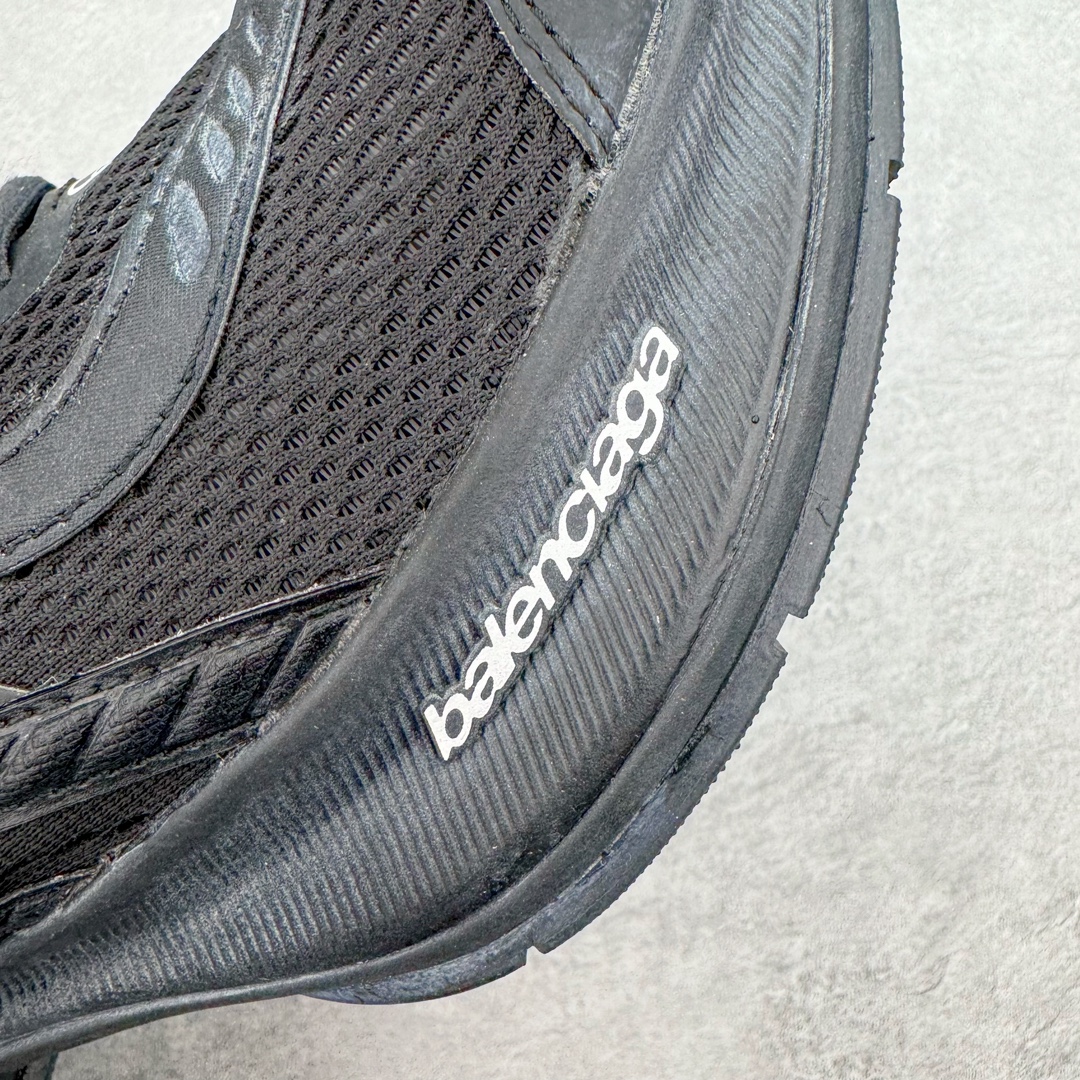 图片[13]-＃ZC BALENCIAGA CIRCUIT 巴黎世家十三代圆头系带LOGO印花低帮老爹鞋 全套原纸板楦头开发 最原汁原味的灵魂版型 全鞋荧光划线卡点 胶水把控整洁度追求极致完美 每一双都是工艺品 多重QC质检 超越公司货的品控标准 实实在在的免检产品 原盒原配 正确字体电绣 粗细、位置、大小正确 侧边TPU 透气孔匹配意产原版 正确分离大底 TPU软底 原版一致大底LOGO 立体感十足 原厂皮料水洗做旧 采购原厂网纱 偏大一码 尺码：35 36 37 38 39 40 41 42 43 44 45 46-选品中心