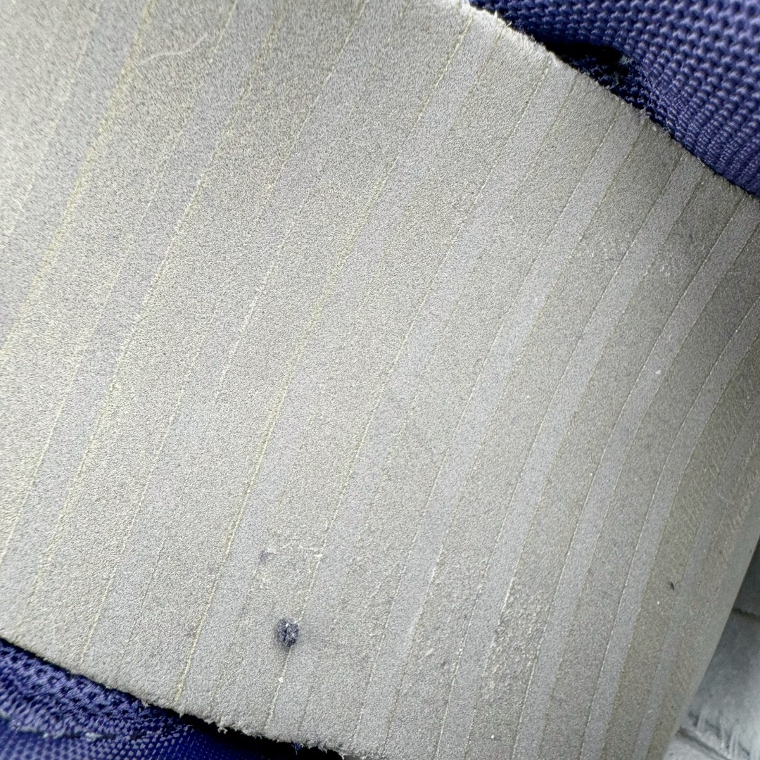 图片[11]-＃YC纯原 NK Dunk Low 荷鲁斯之眼 FV8106-181 定制系列天花板 无原鞋不开发 全系列得物原鞋一比一校对开发 配色持续更新中 终端对接 优势输出 全套原厂楦头原纸板数据档案倾力打造 原汁原味莞产 极致还原 圈内最强针车工艺 高端零售指定版 广东原厂配套原盒原标 鞋盒分三个尺码段 原厂冲刀 超高清洁度 全鞋零毛边皮料切割 采用原厂百宏鞋带以及原厂百宏织唛舌标 内标可供原厂几率过验 进口原装条纹中底布 四线拉帮白色点胶 原厂拉帮手法遵循公司 原厂电绣 极致还原 尺码：40 40.5 41 42 42.5 43 44 44.5 45 46-选品中心