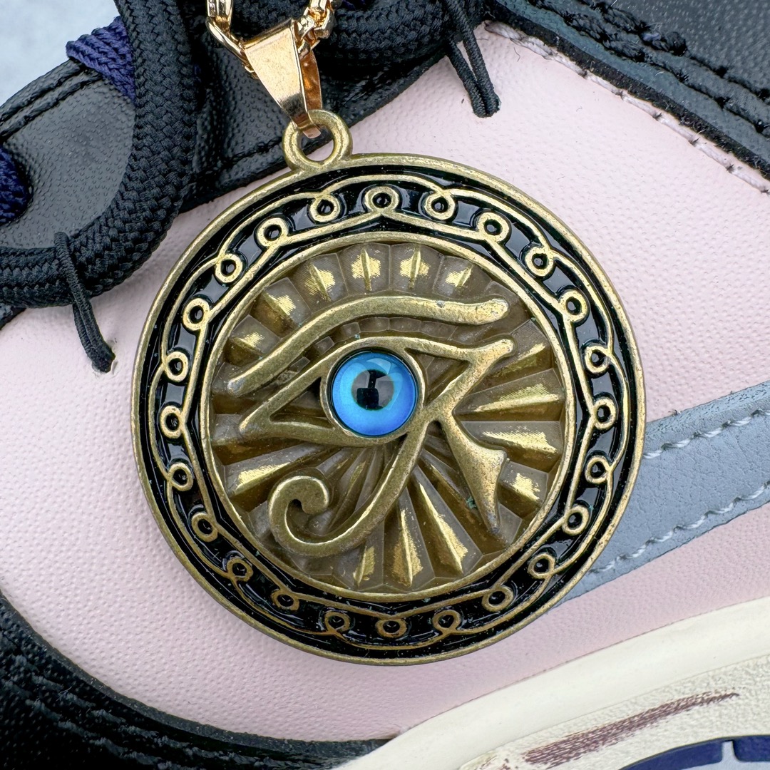 图片[15]-＃YC纯原 NK Dunk Low 荷鲁斯之眼 FV8106-181 定制系列天花板 无原鞋不开发 全系列得物原鞋一比一校对开发 配色持续更新中 终端对接 优势输出 全套原厂楦头原纸板数据档案倾力打造 原汁原味莞产 极致还原 圈内最强针车工艺 高端零售指定版 广东原厂配套原盒原标 鞋盒分三个尺码段 原厂冲刀 超高清洁度 全鞋零毛边皮料切割 采用原厂百宏鞋带以及原厂百宏织唛舌标 内标可供原厂几率过验 进口原装条纹中底布 四线拉帮白色点胶 原厂拉帮手法遵循公司 原厂电绣 极致还原 尺码：40 40.5 41 42 42.5 43 44 44.5 45 46-选品中心