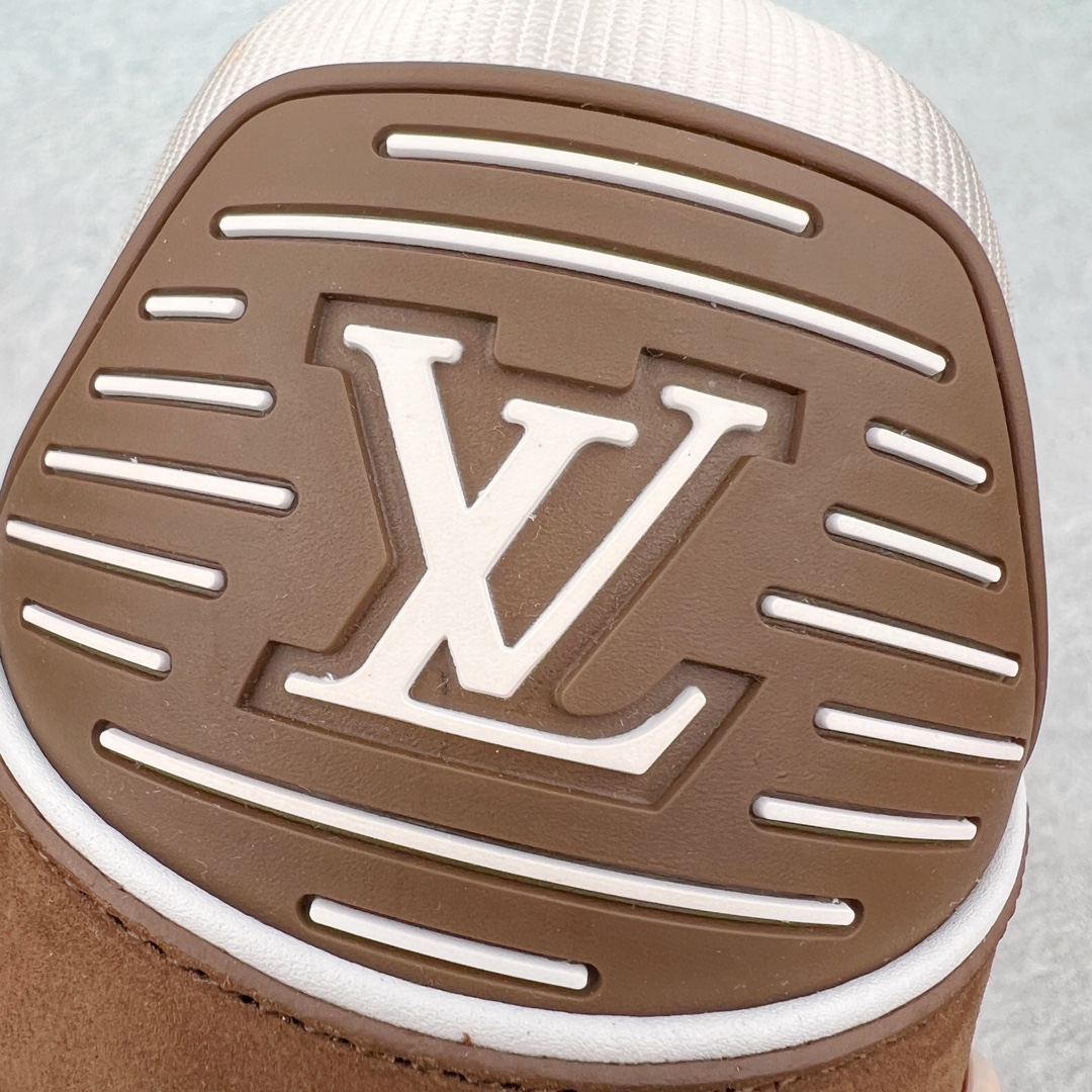 图片[10]-＃FS顶级特价 Louis Vuitton Trainer lv时装走秀运动鞋 实力大厂出品 平台专供 成熟的做工稳定的品控 完美鞋型超高的清洁度 零毛边线头瑕疵 全套原楦原纸版原鞋开模 全网最具灵魂的版型 正确原装黄色鞋盒 正确中底印花 鞋面印花3D高频深度立体 全鞋电脑针车 紧密相连 针距密度一致 环保乳胶注塑鞋垫 厚度脚感还原原版 皮面裁剪部位 统一油边封口工艺 原装橡胶大底含胶量大底组合零偏差 专柜全套包装 防尘袋 说明书 质保卡 男女鞋 尺码：35 36 37 38 39 40 41 42 43 44 45-选品中心