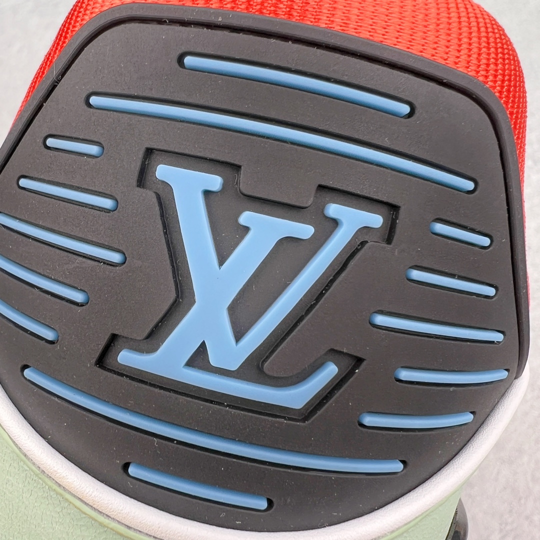 图片[10]-＃FS顶级特价 Louis Vuitton Trainer lv时装走秀运动鞋 实力大厂出品 平台专供 成熟的做工稳定的品控 完美鞋型超高的清洁度 零毛边线头瑕疵 全套原楦原纸版原鞋开模 全网最具灵魂的版型 正确原装黄色鞋盒 正确中底印花 鞋面印花3D高频深度立体 全鞋电脑针车 紧密相连 针距密度一致 环保乳胶注塑鞋垫 厚度脚感还原原版 皮面裁剪部位 统一油边封口工艺 原装橡胶大底含胶量大底组合零偏差 专柜全套包装 防尘袋 说明书 质保卡 男女鞋 尺码：35 36 37 38 39 40 41 42 43 44 45-选品中心